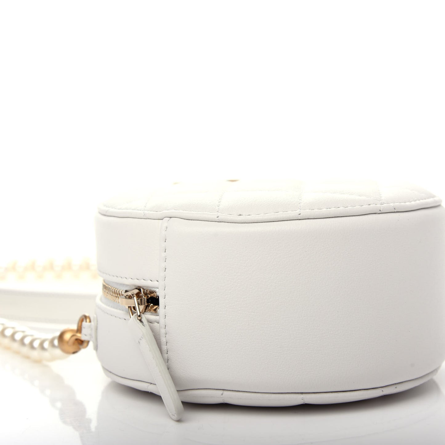 Calfskin Quilted About Pearls Round Clutch With Chain White