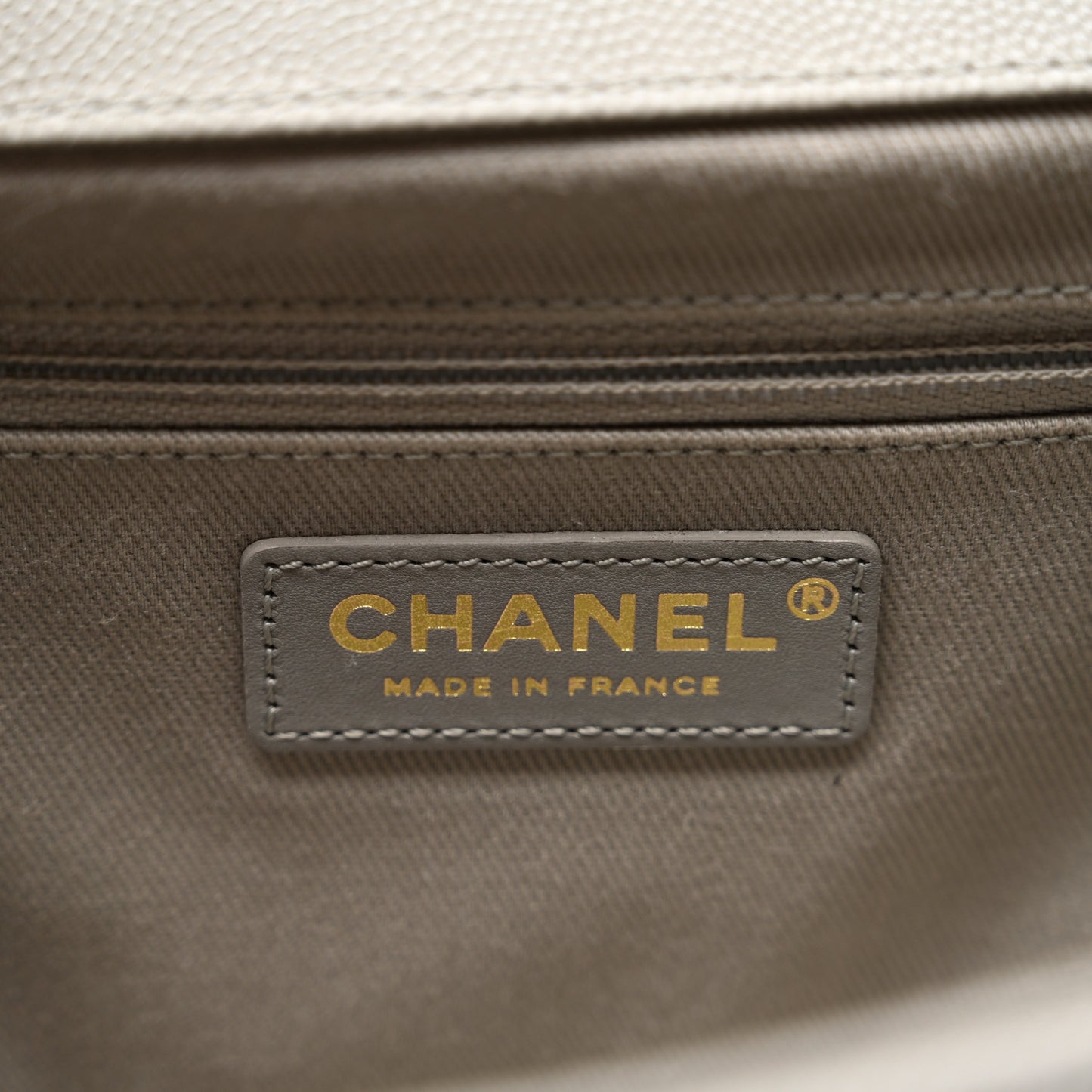 Caviar Quilted Medium Business Affinity Flap Grey