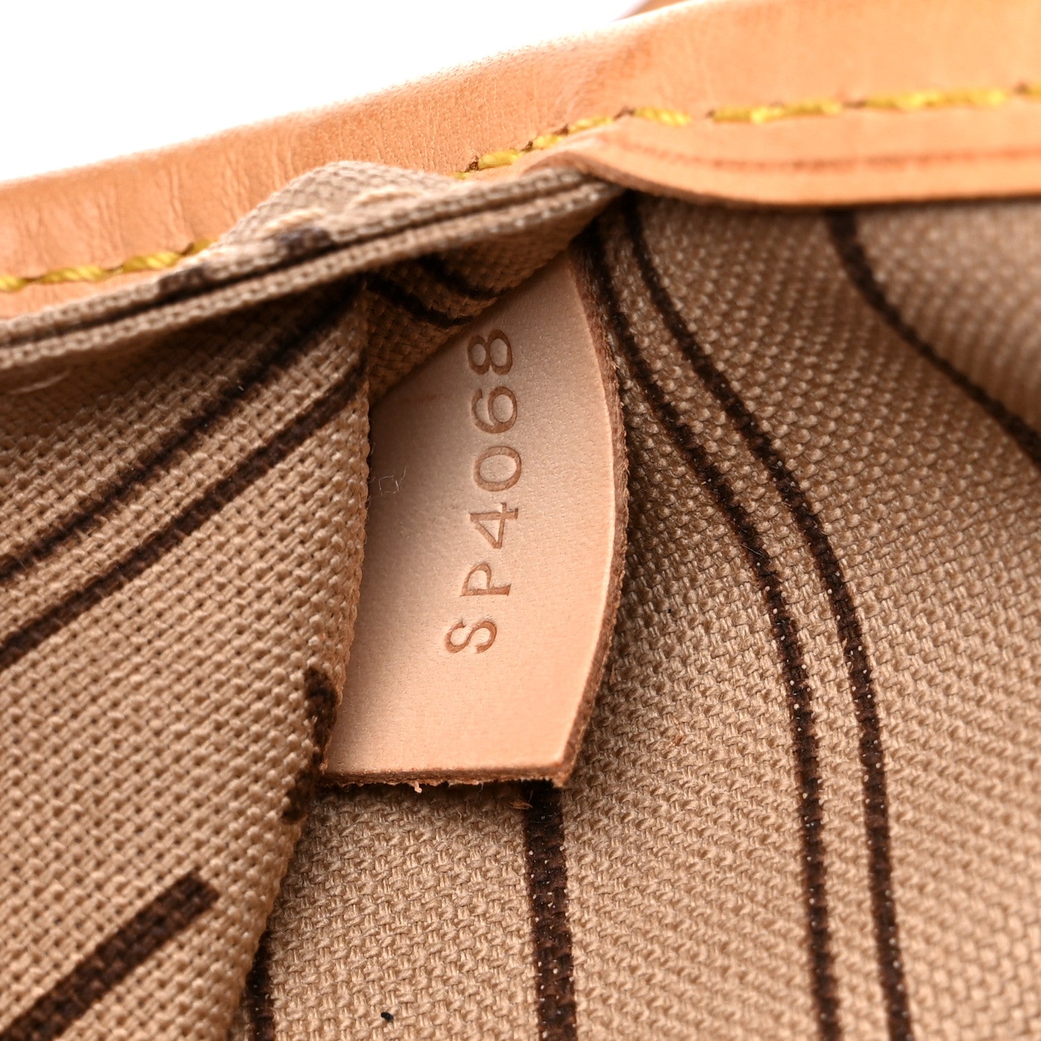 Louis Vuitton Monogram Neverfull MM 7 of 11