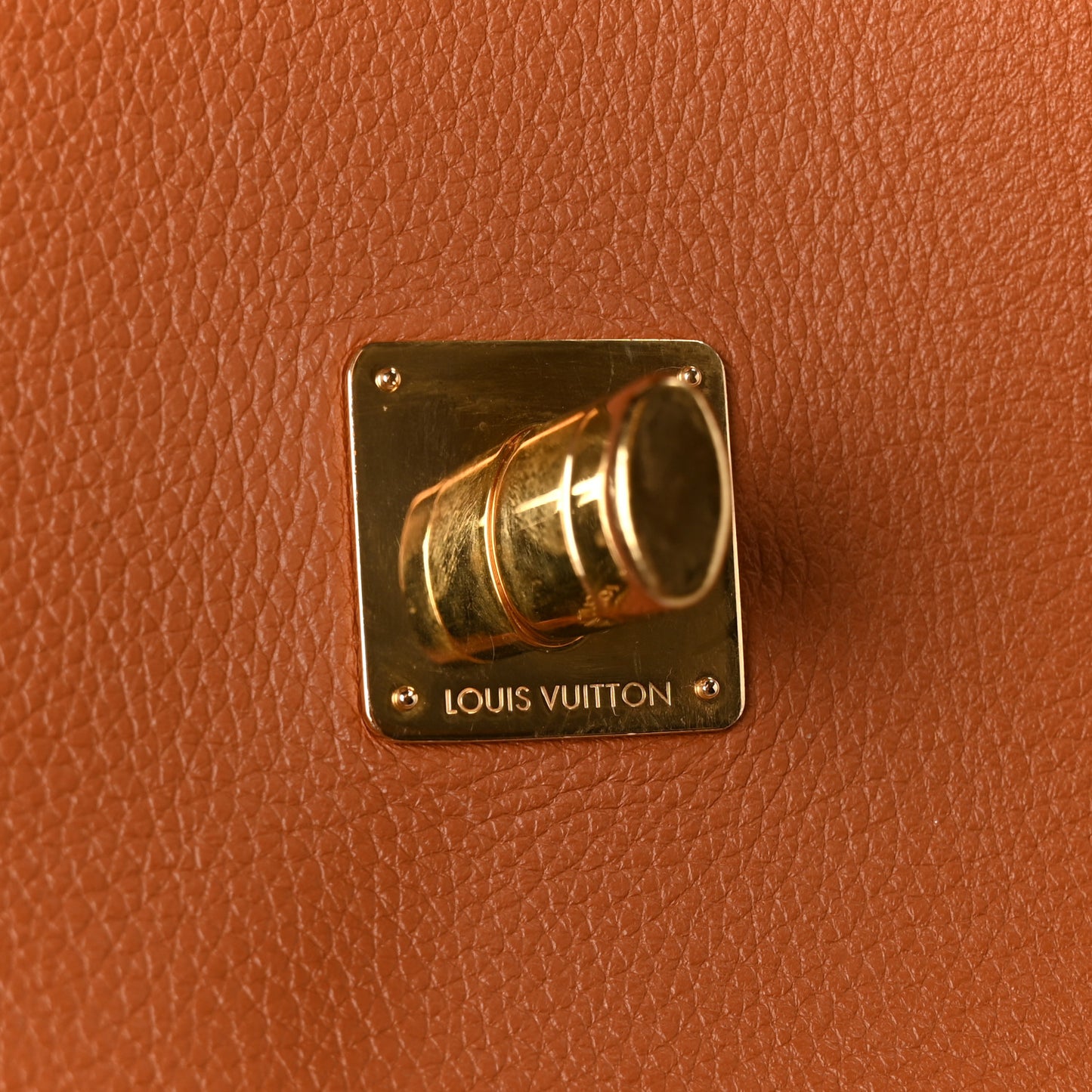 Grained Calfskin Lockme Oxford Cognac