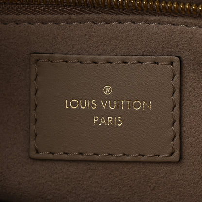 Louis Vuitton Empreinte Monogram Giant Onthego MM Tourterelle 6 of 9