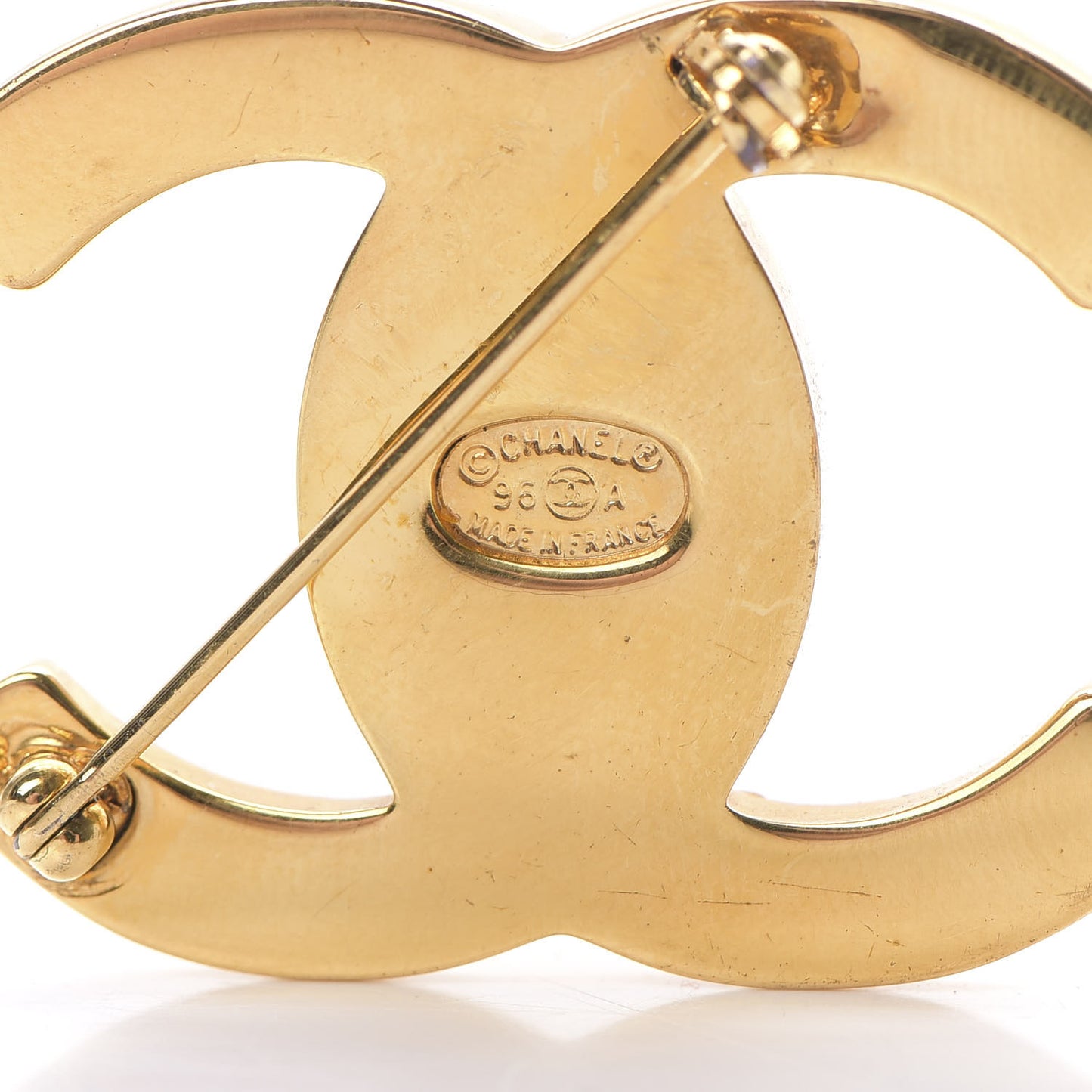 CC Turn Lock Brooch Gold