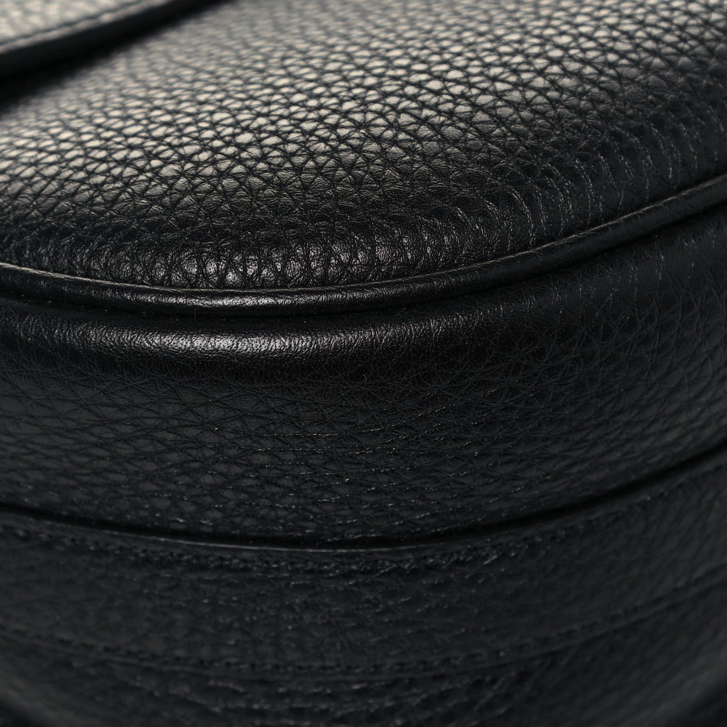 Grained Calfskin Large Bobby Flap Black