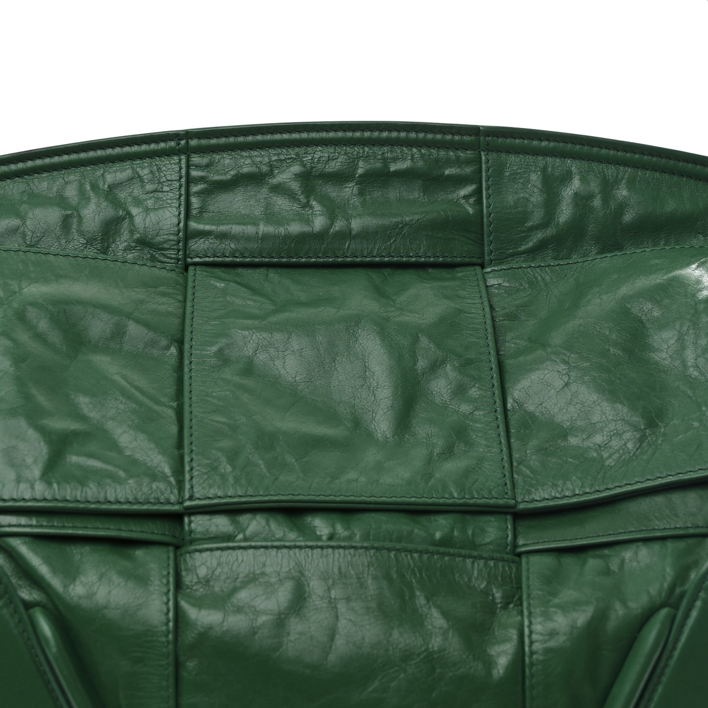 Paper Calfskin Maxi Intrecciato Medium Arco Slouch Racing Green