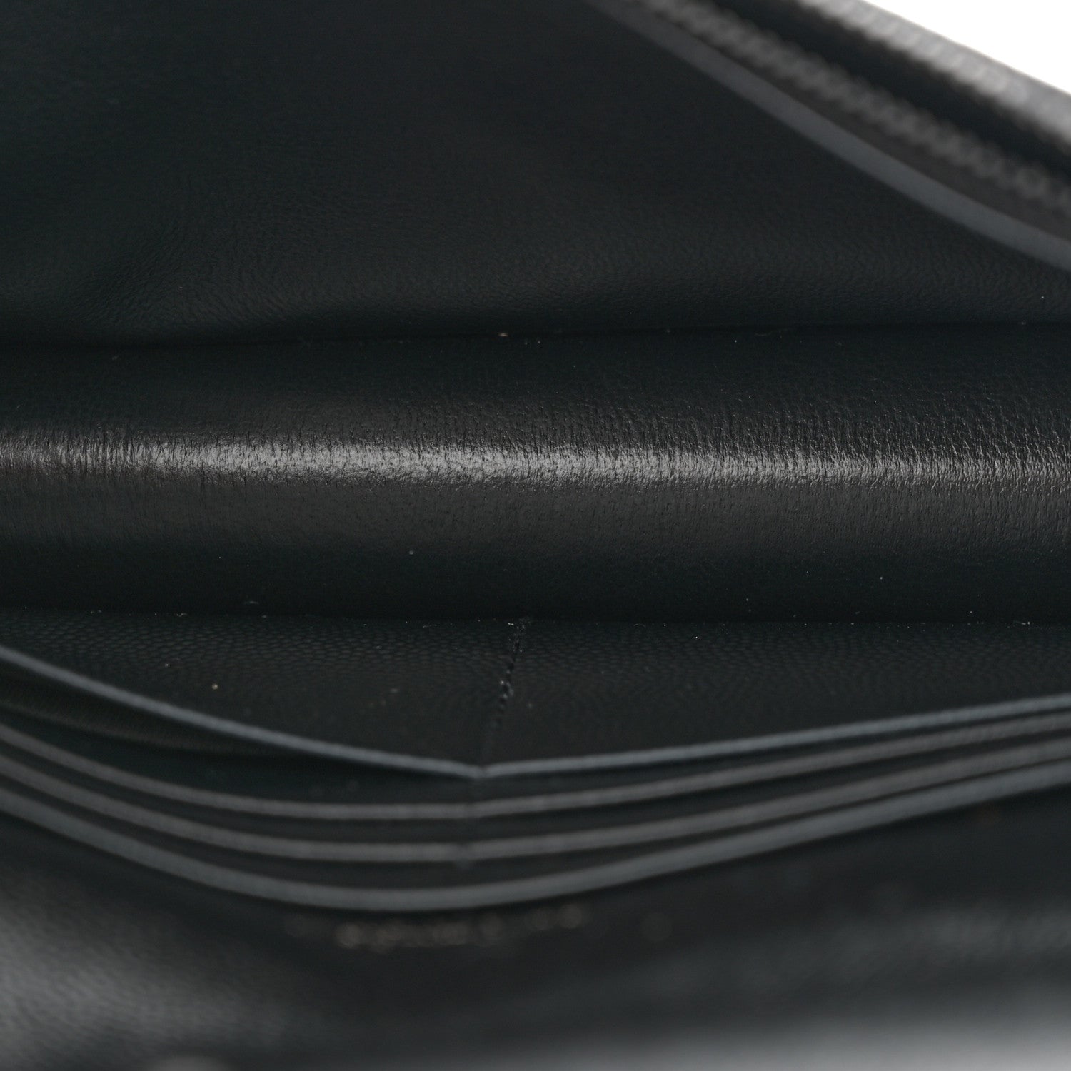 Saint Laurent Grain De Poudre Matelasse Chevron Monogram Monochrome Envelope Chain Wallet Black 5 of 11