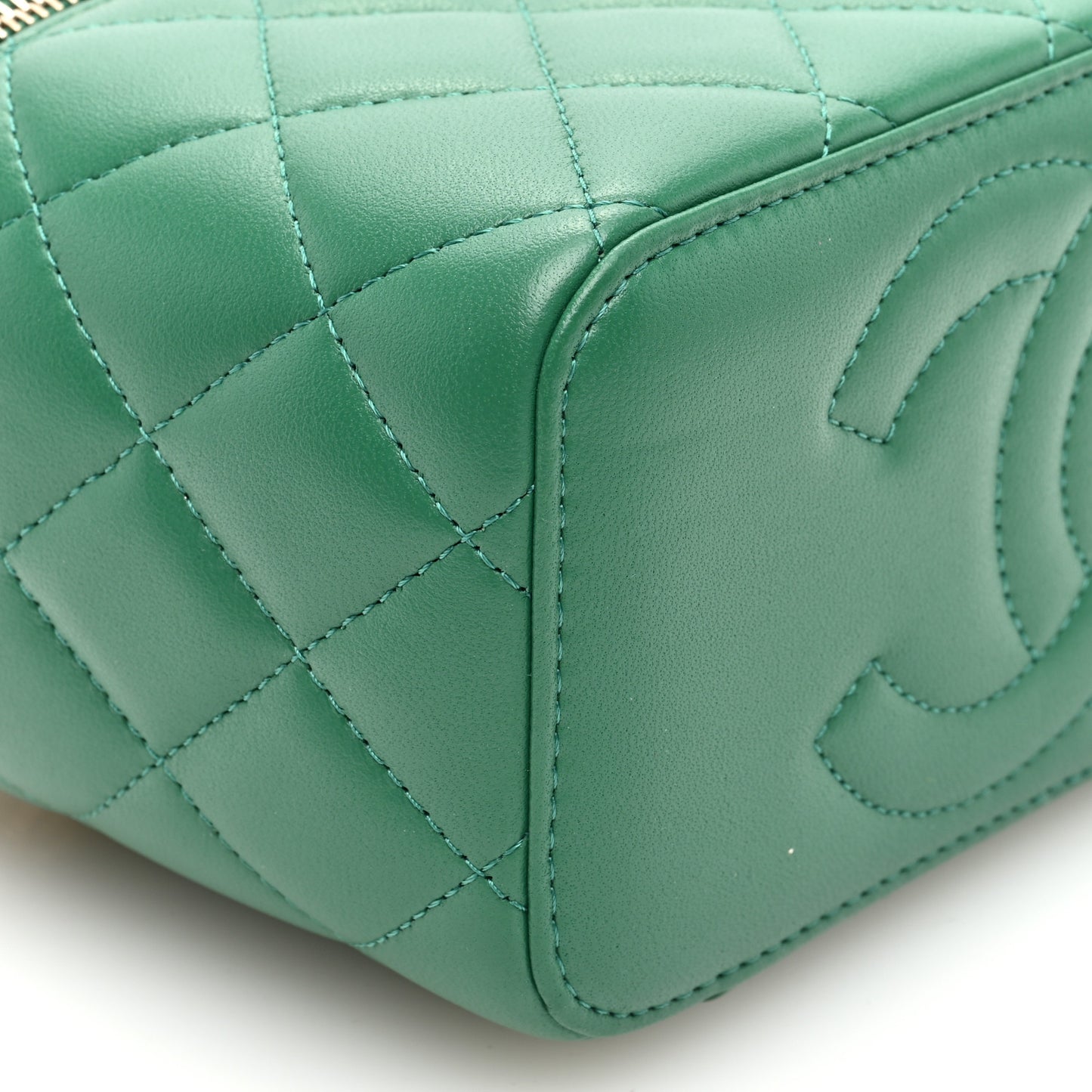 Lambskin Quilted Small Top Handle Vanity Case With Chain Green