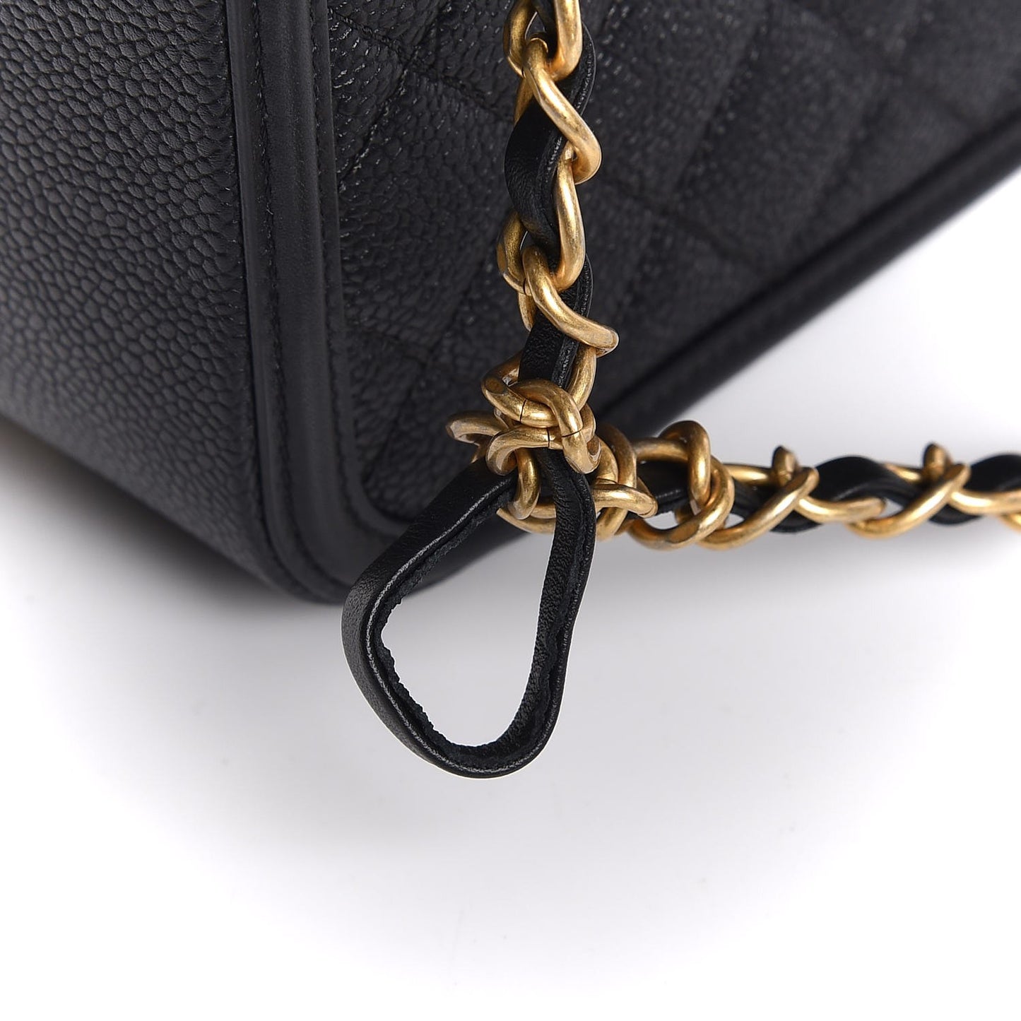 Caviar Quilted Medium CC Filigree Vanity Case Black