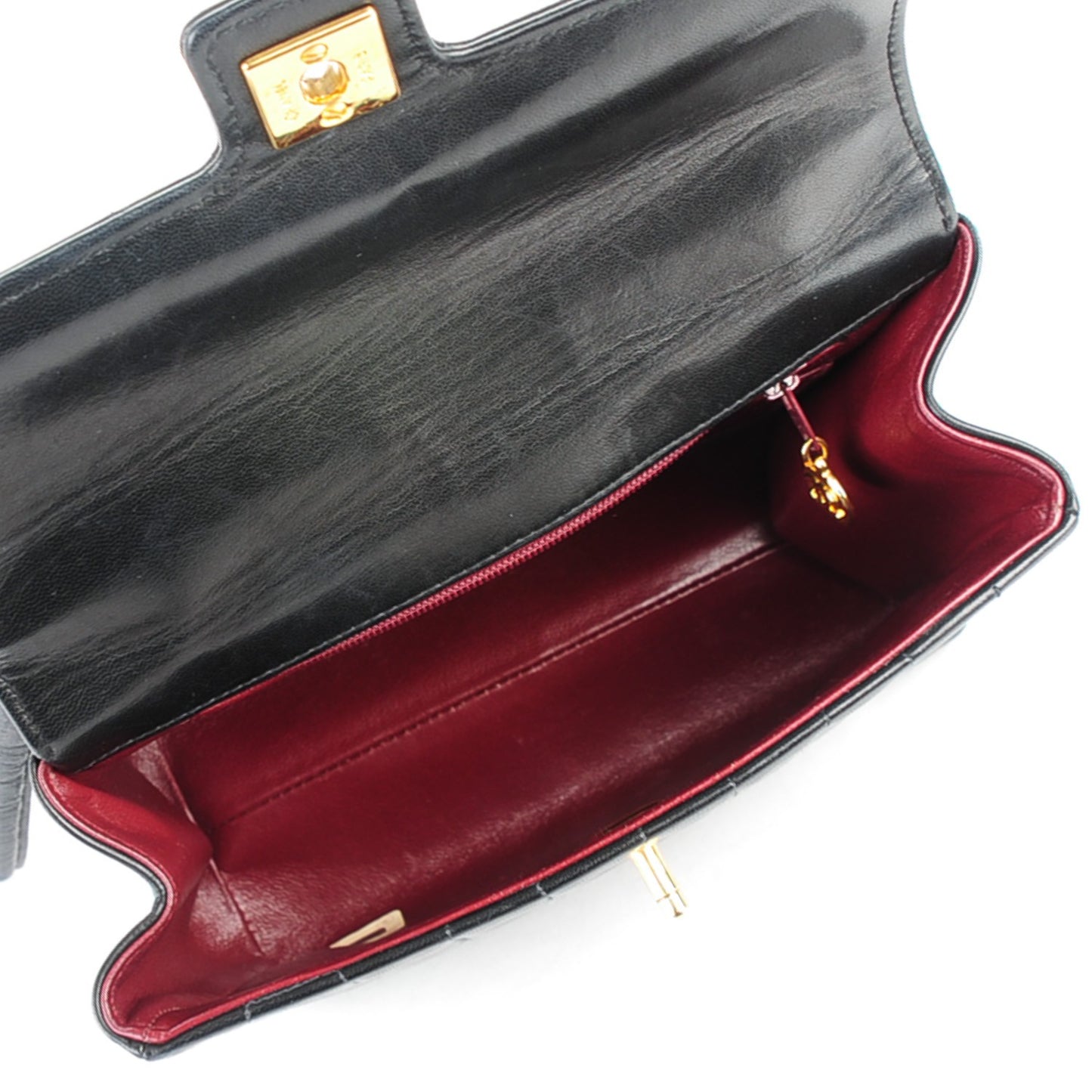 Lambskin Vertical Quilted Flap Black