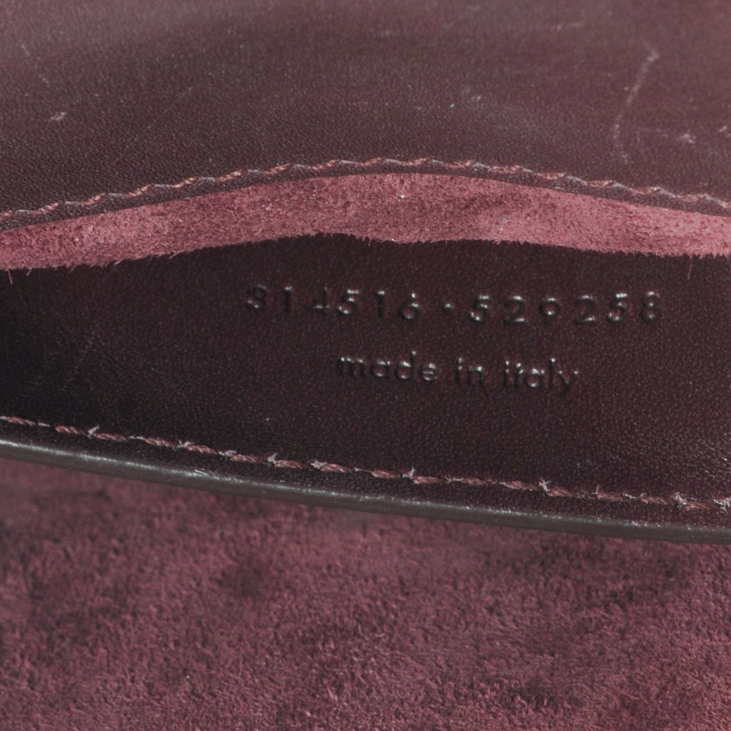 Suede Small Betty Burgundy
