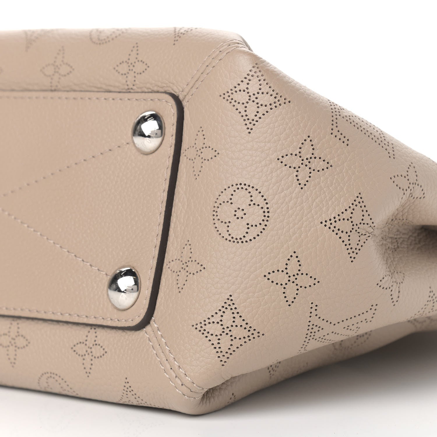 Louis Vuitton Mahina Babylone Chain BB Galet 9 of 9