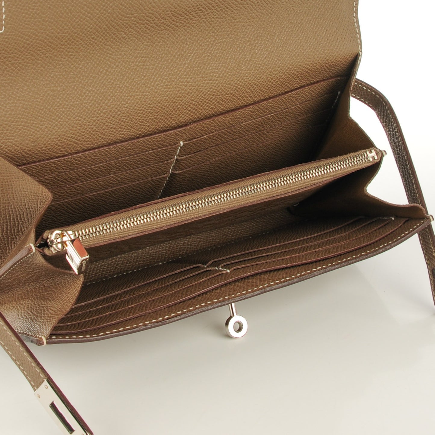 Epsom Kelly Longue Wallet Etoupe