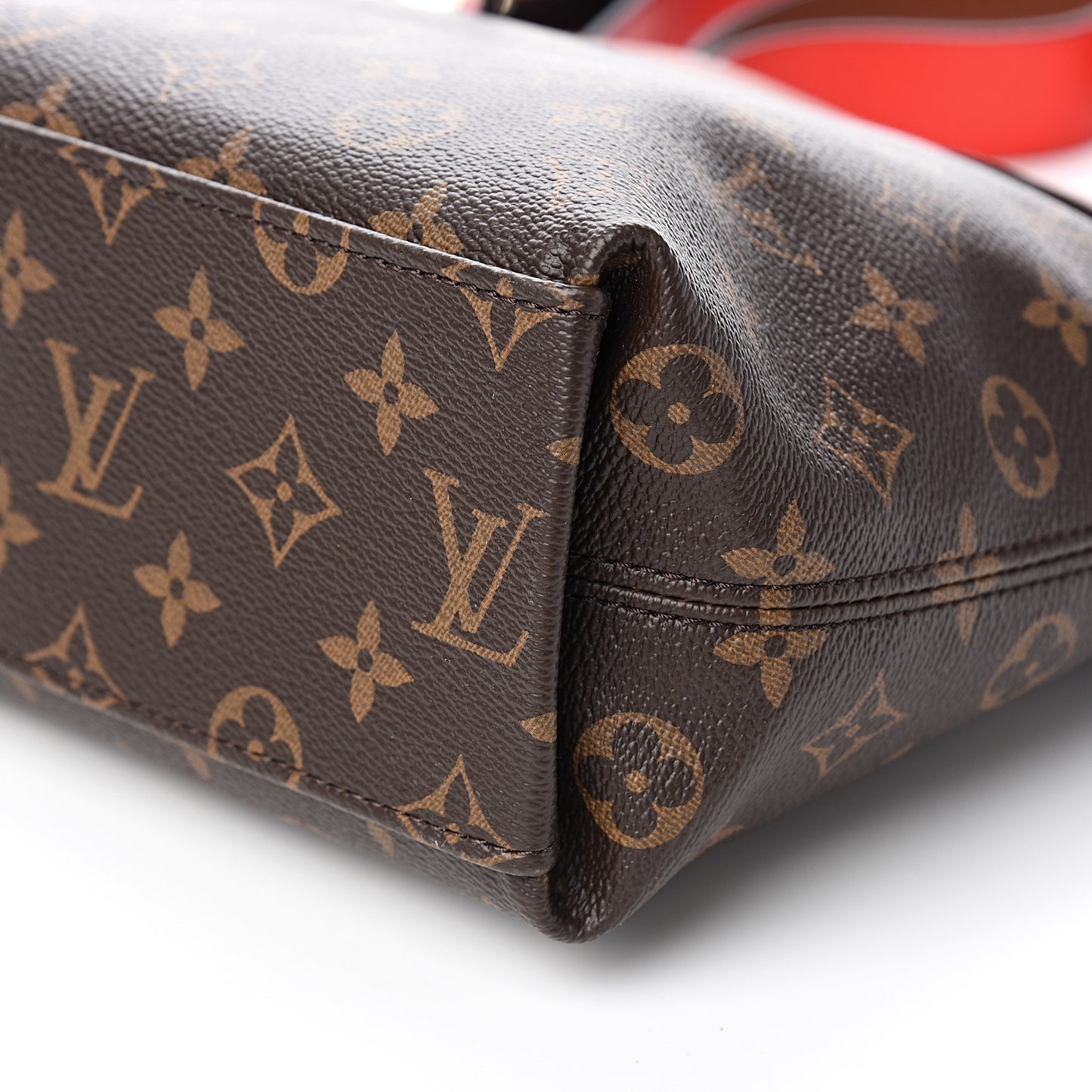 Monogram Tuileries Besace Caramel Rouge
