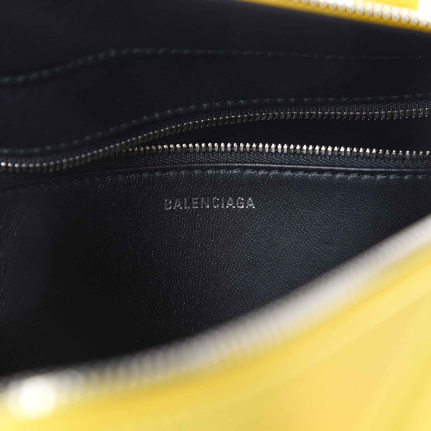 Balenciaga Shiny Day Calfskin Logo S Triangle Duffle Jaune Black 5 of 8