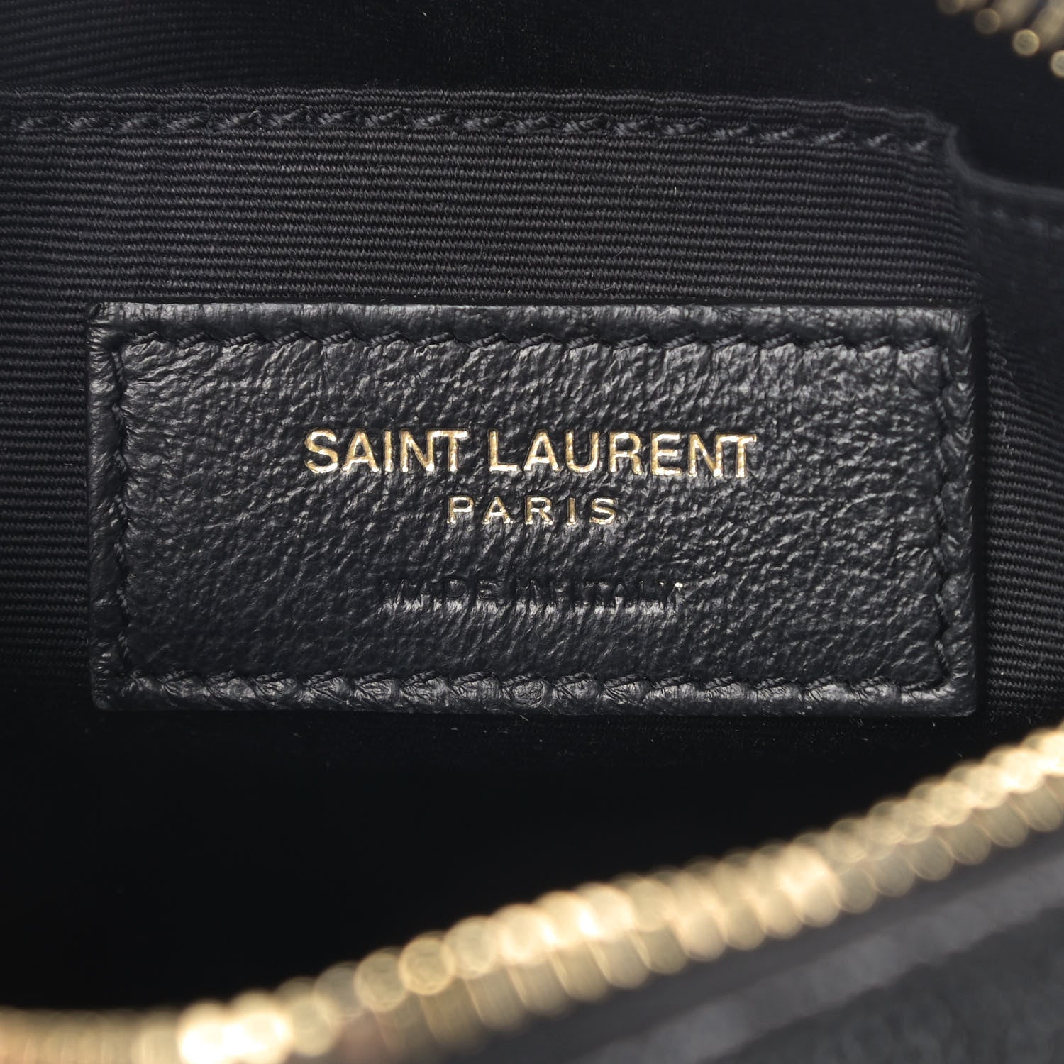 Saint Laurent Grain De Poudre Matelasse Chevron Quilted Round Vinyle Camera Bag Black 8 of 9