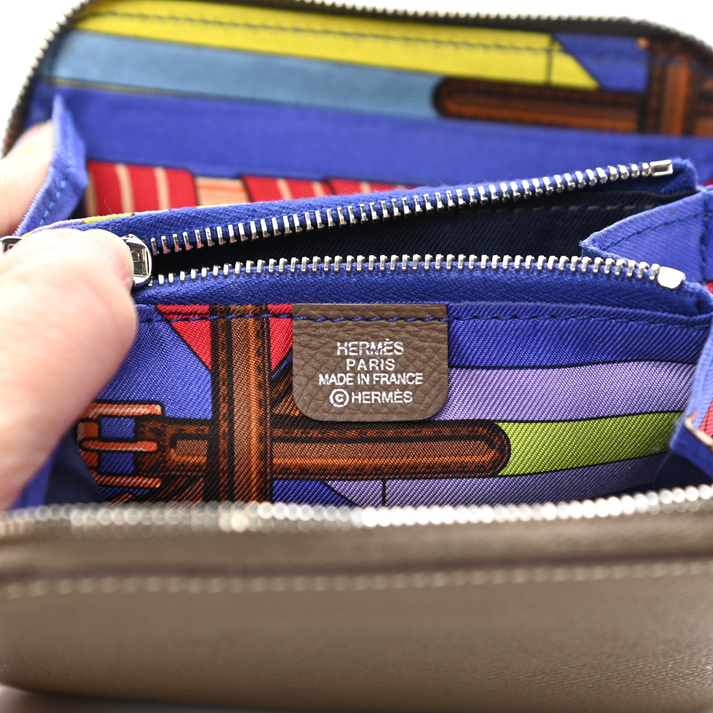 Epsom Silk'in Compact Wallet Etoupe