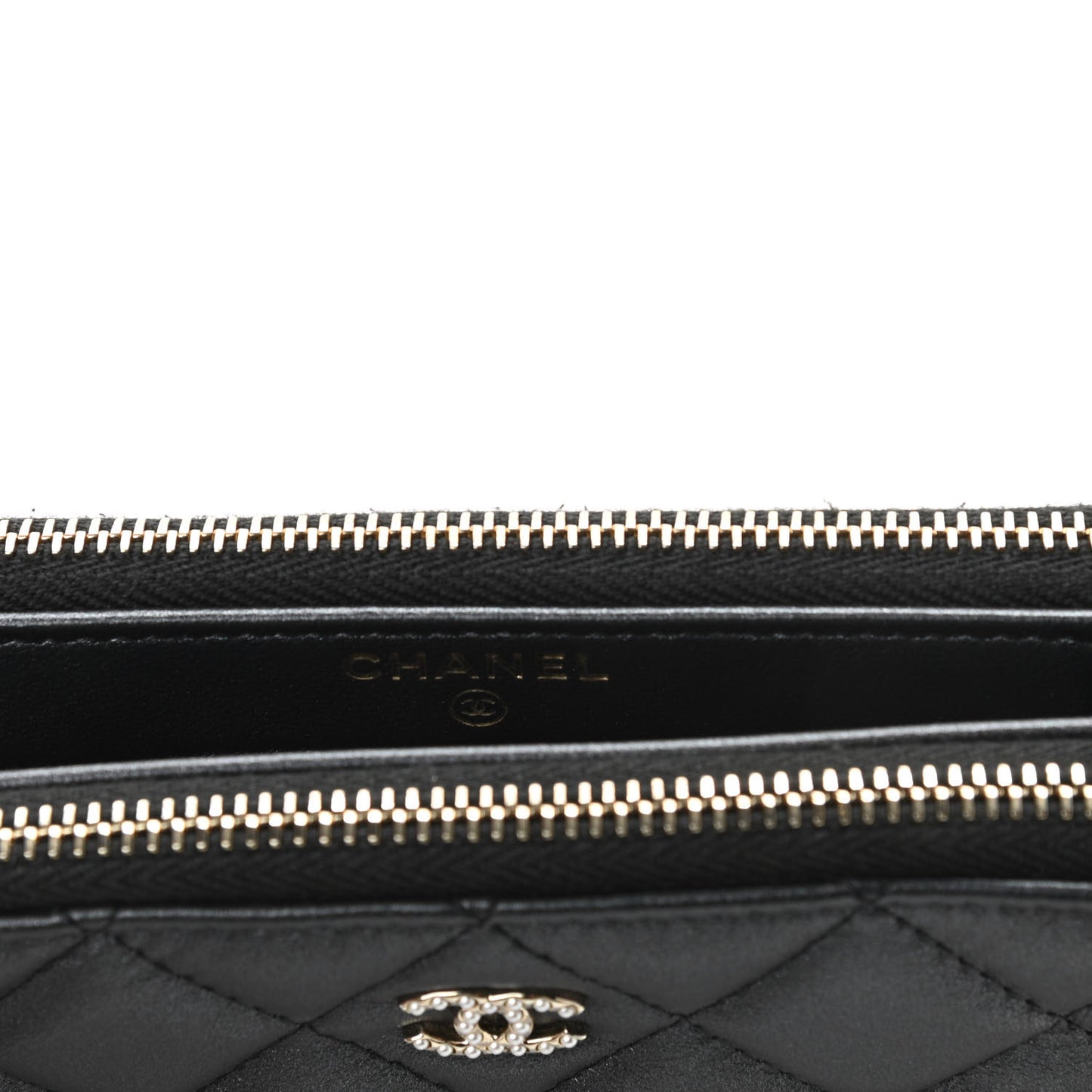 Iridescent Lambskin Quilted Pearl Clutch With Chain Black