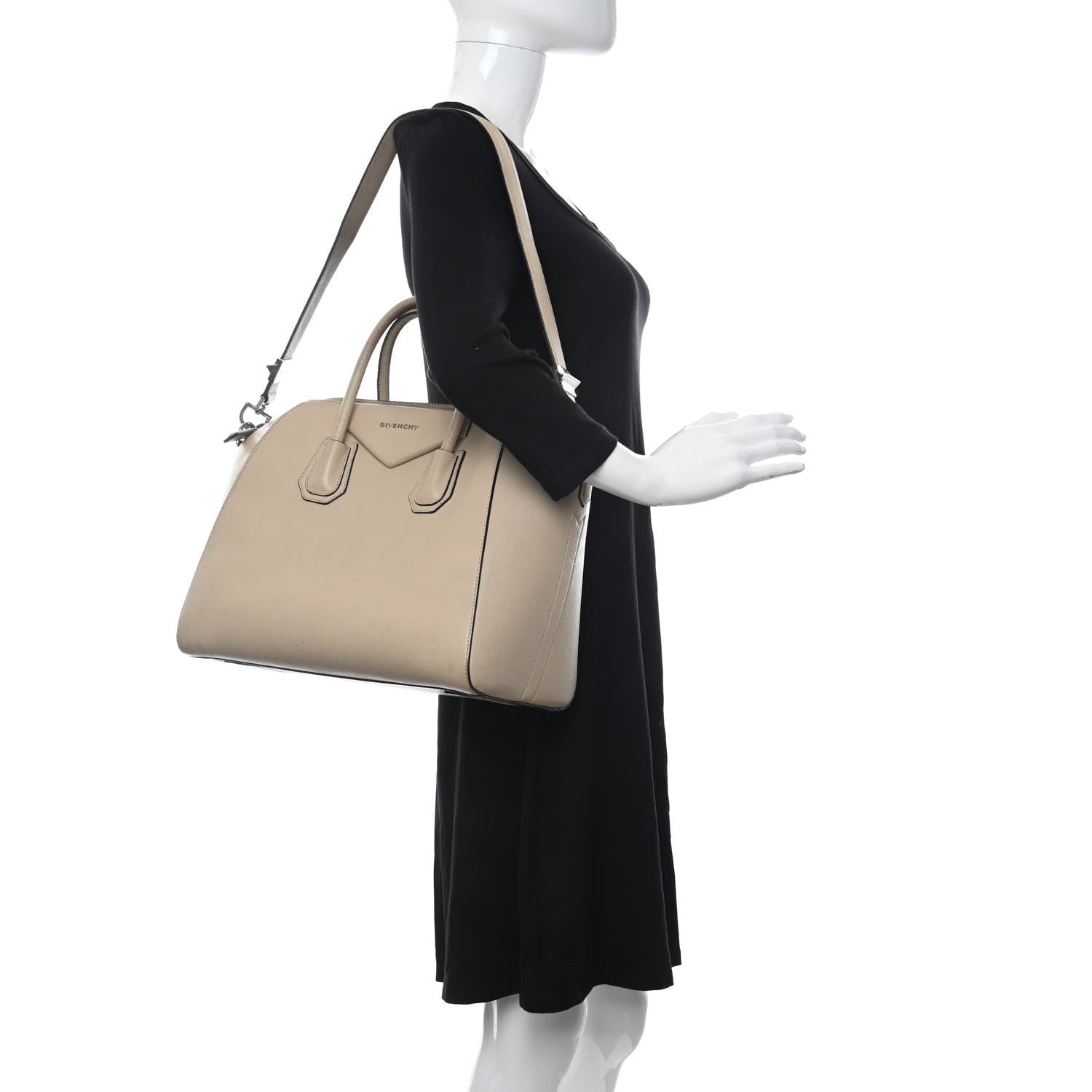 Givenchy Sugar Goatskin Medium Antigona Nude 2 of 18