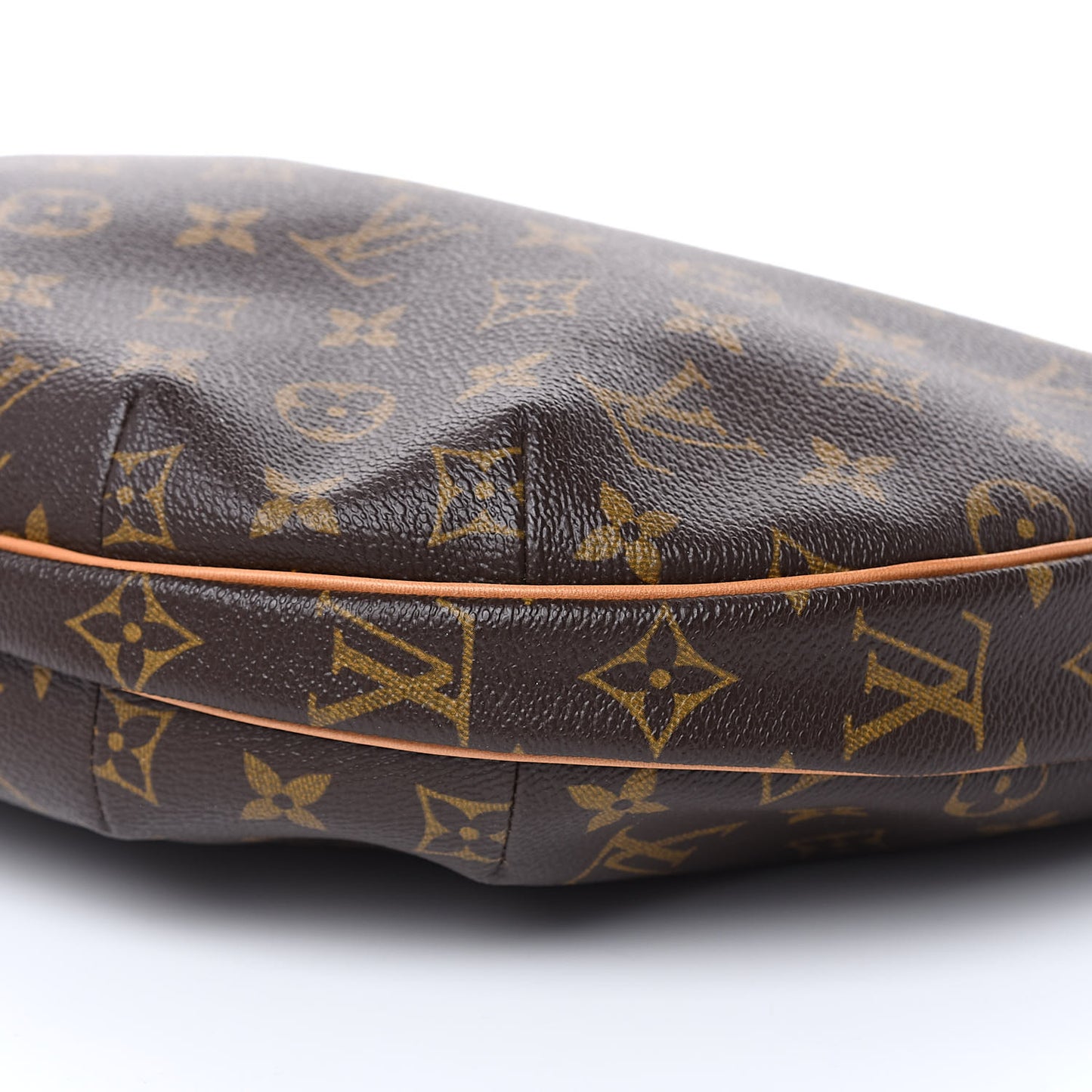 Monogram Croissant MM