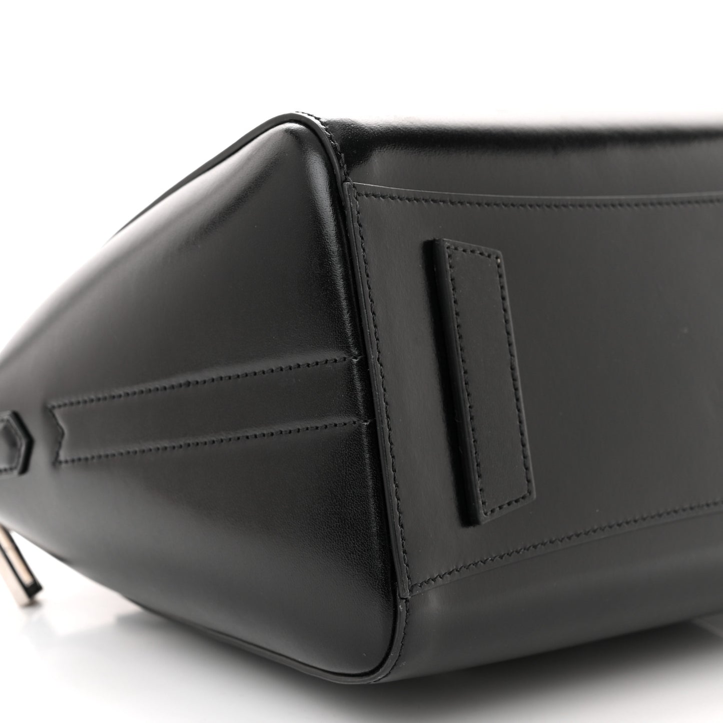 Box Calfskin Medium Lock Antigona Black