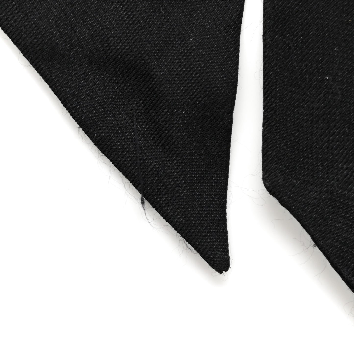 Silk Twill GG Monogram GG Bee Neck Bow Scarf Black Red