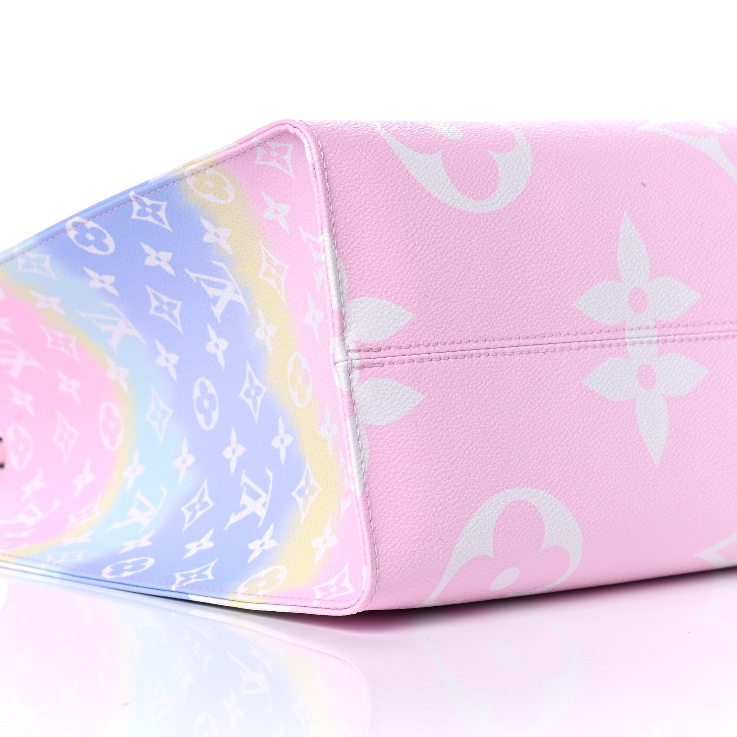 Louis Vuitton Monogram Escale Okinawa Onthego GM Pastel 9 of 11