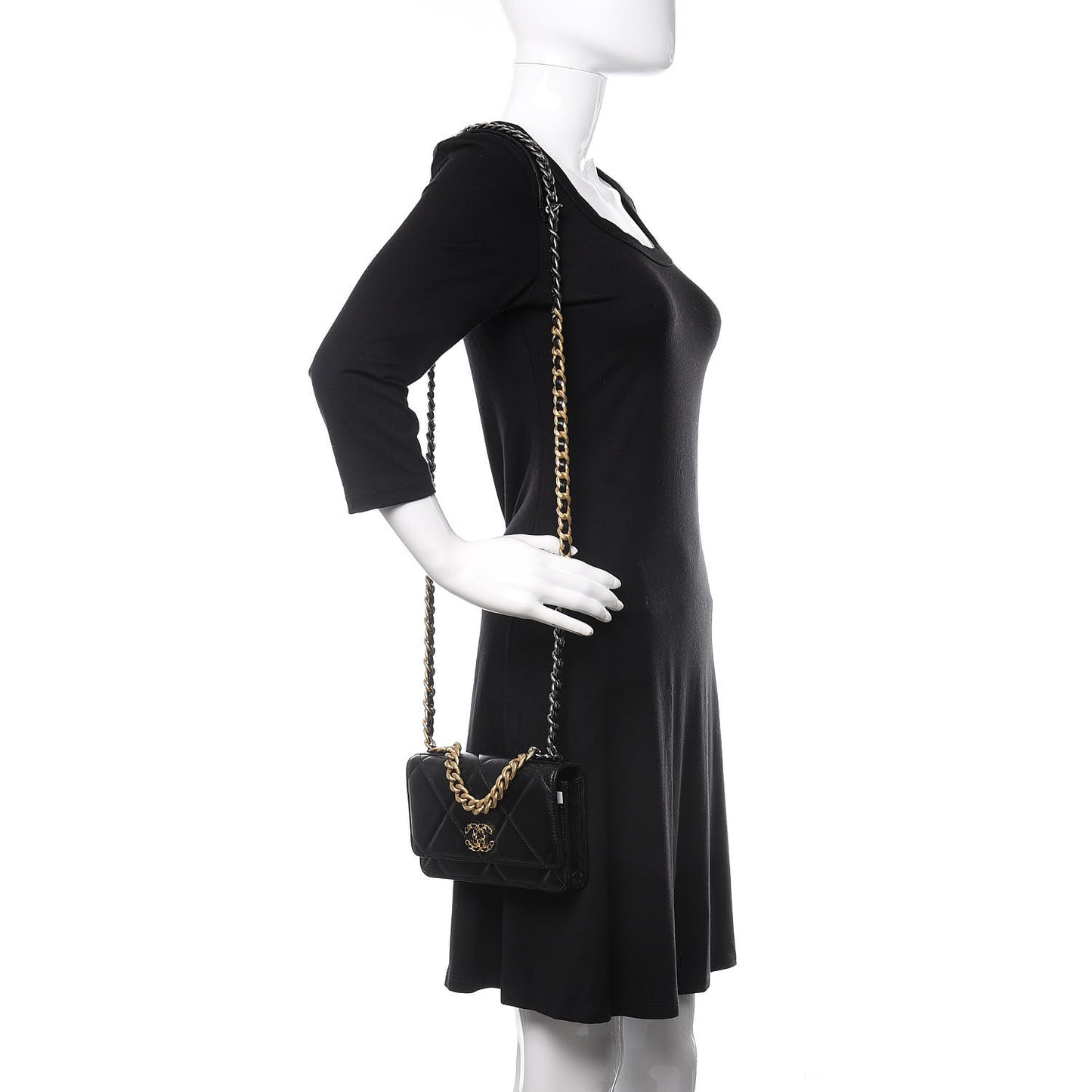 Lambskin Quilted 19 Wallet On Chain WOC Black