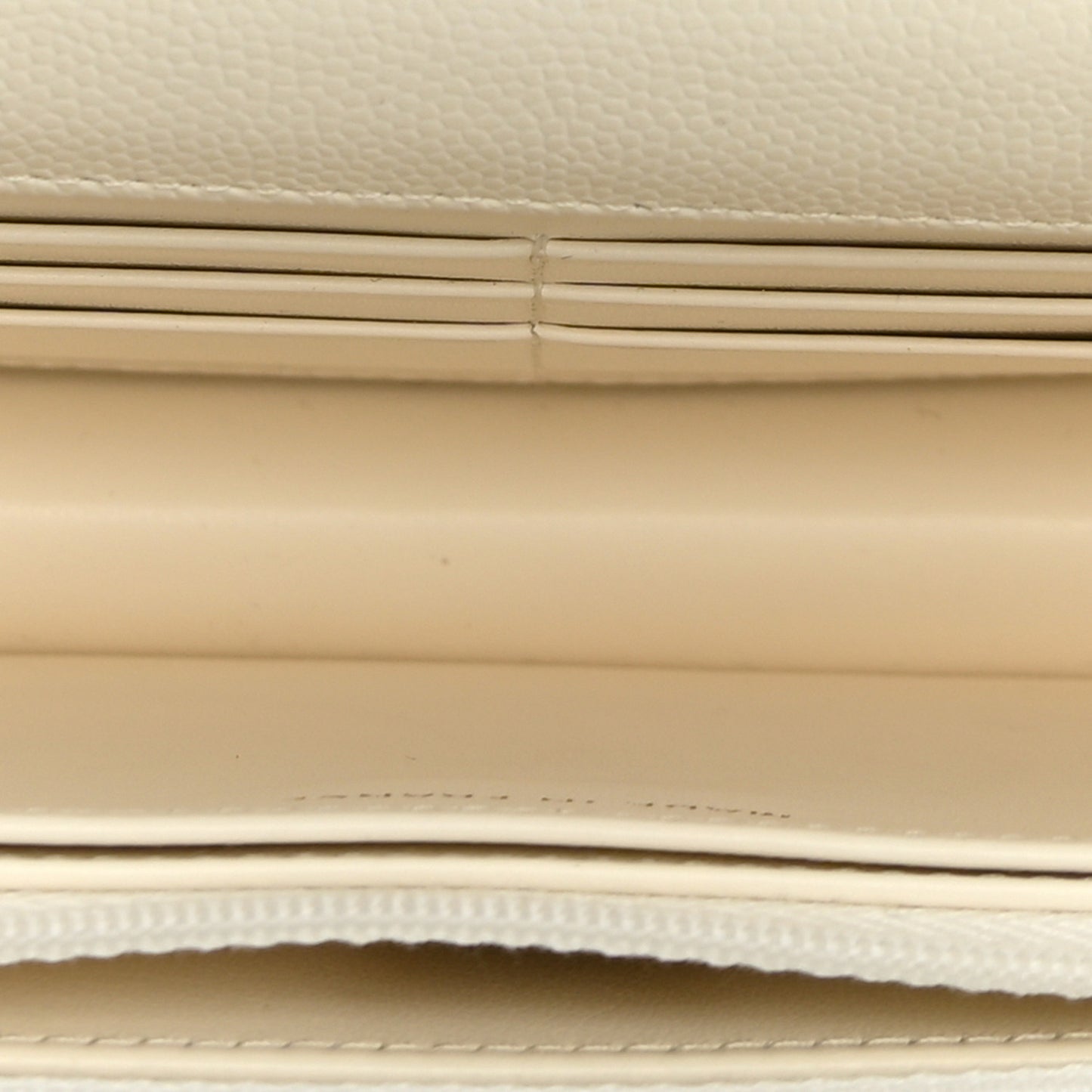 Shiny Caviar Quilted Turnlock Top Handle Wallet On Chain WOC White