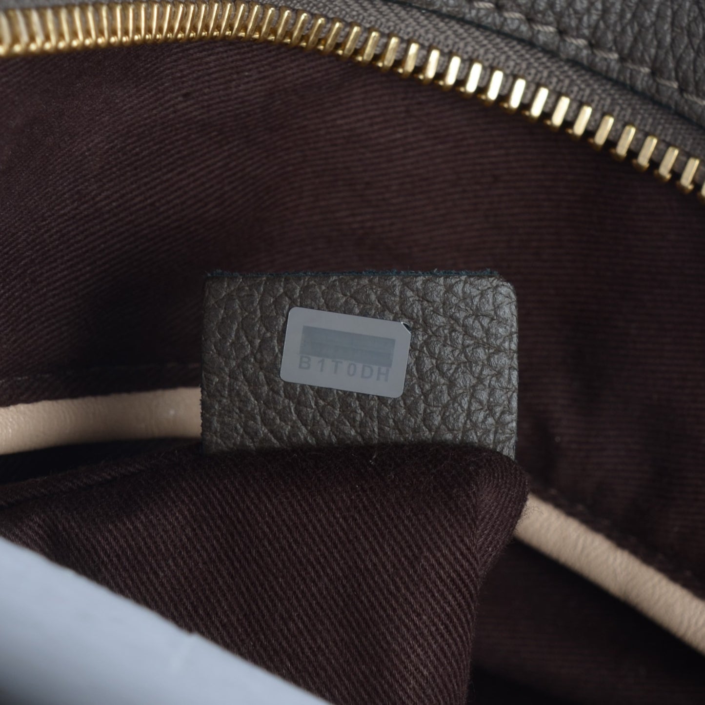 Calfskin Medium Paraty Rock