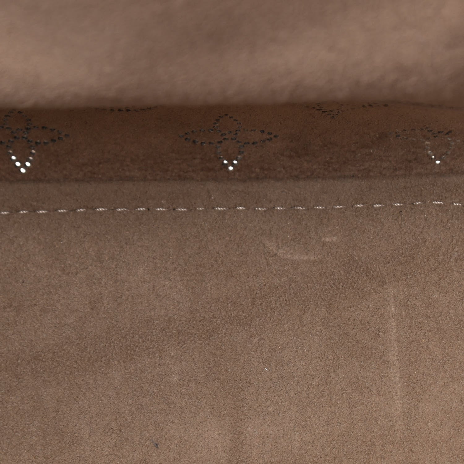 Louis Vuitton Mahina Girolata Galet 15 of 15