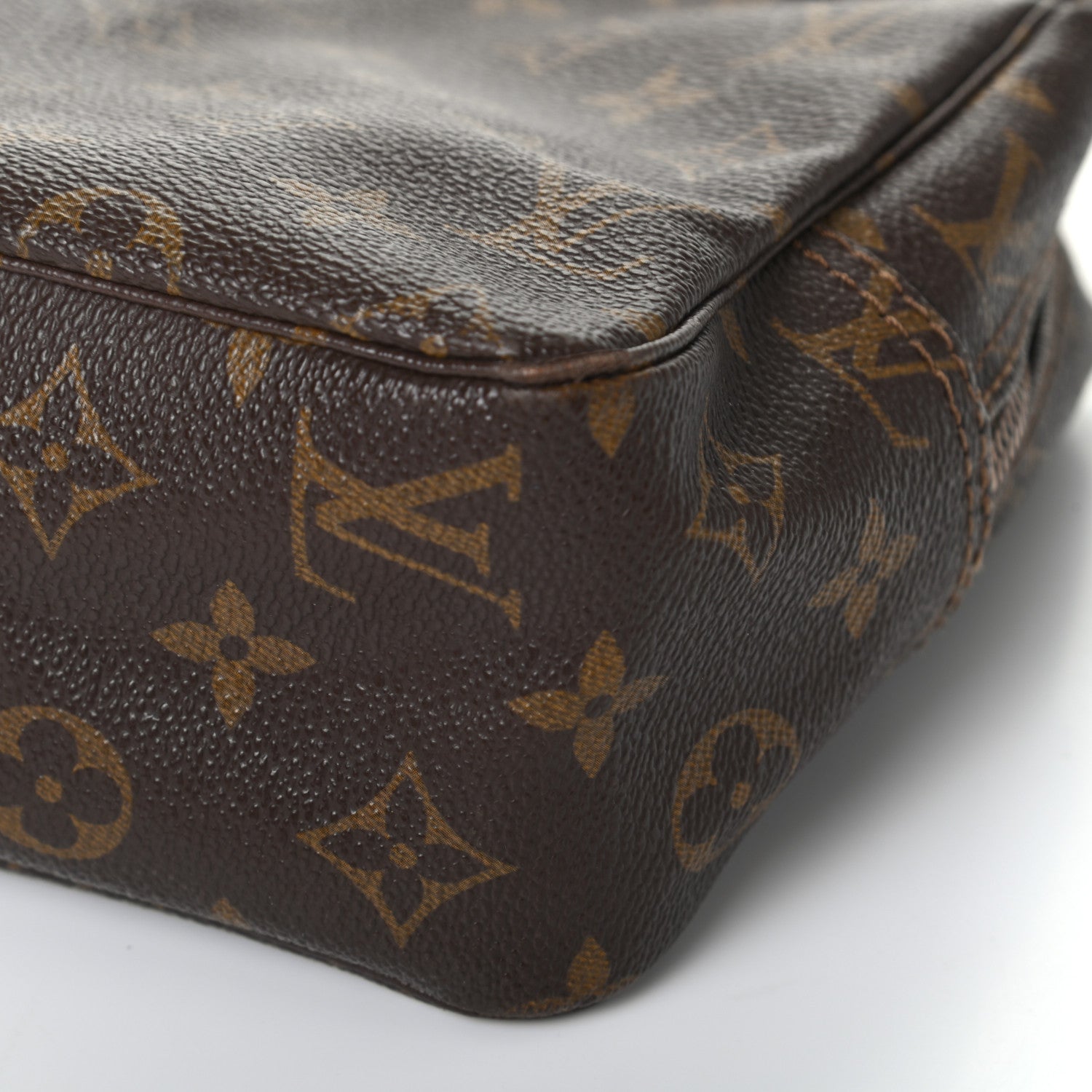 Louis Vuitton Monogram Trousse Toilette 28 8 of 8