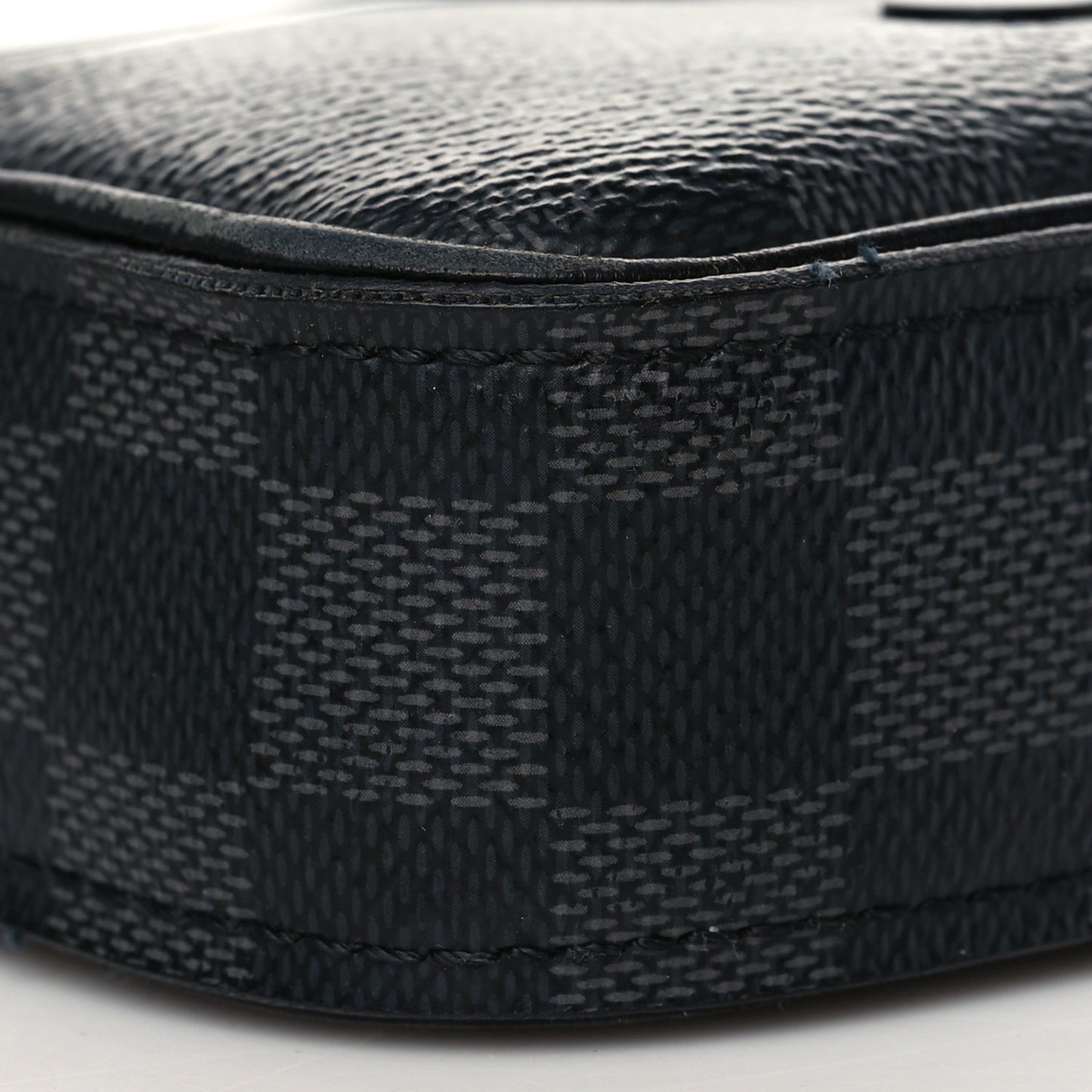 Damier Graphite Alpha Messenger Bag