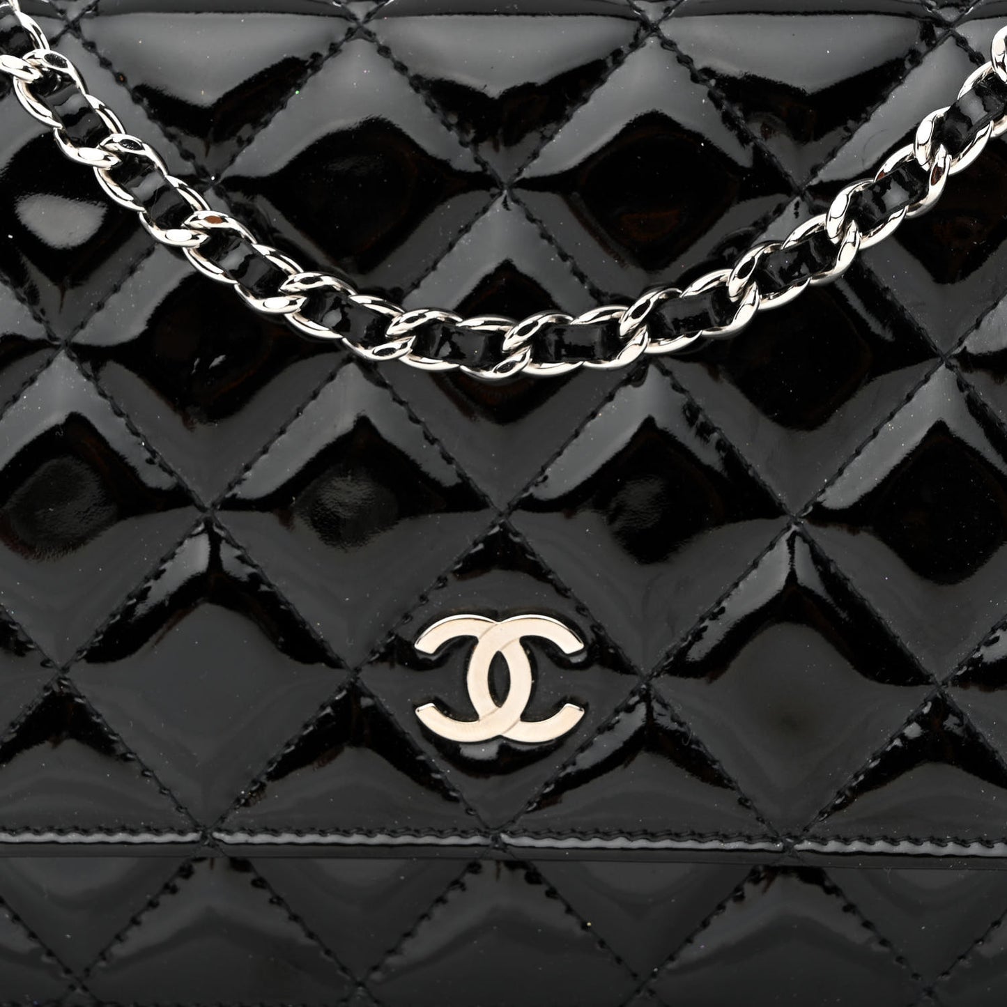 Patent Quilted Wallet On Chain WOC Black