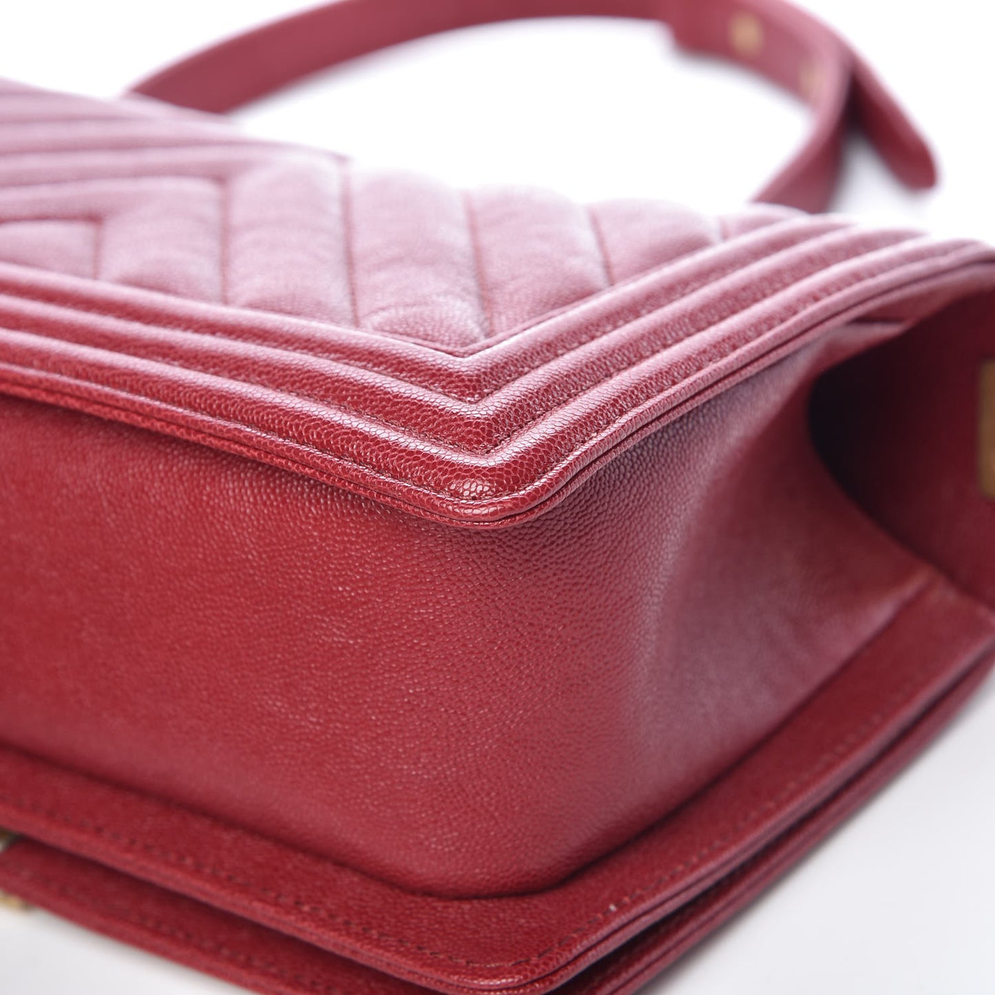Caviar Chevron Quilted Medium Boy Flap Red