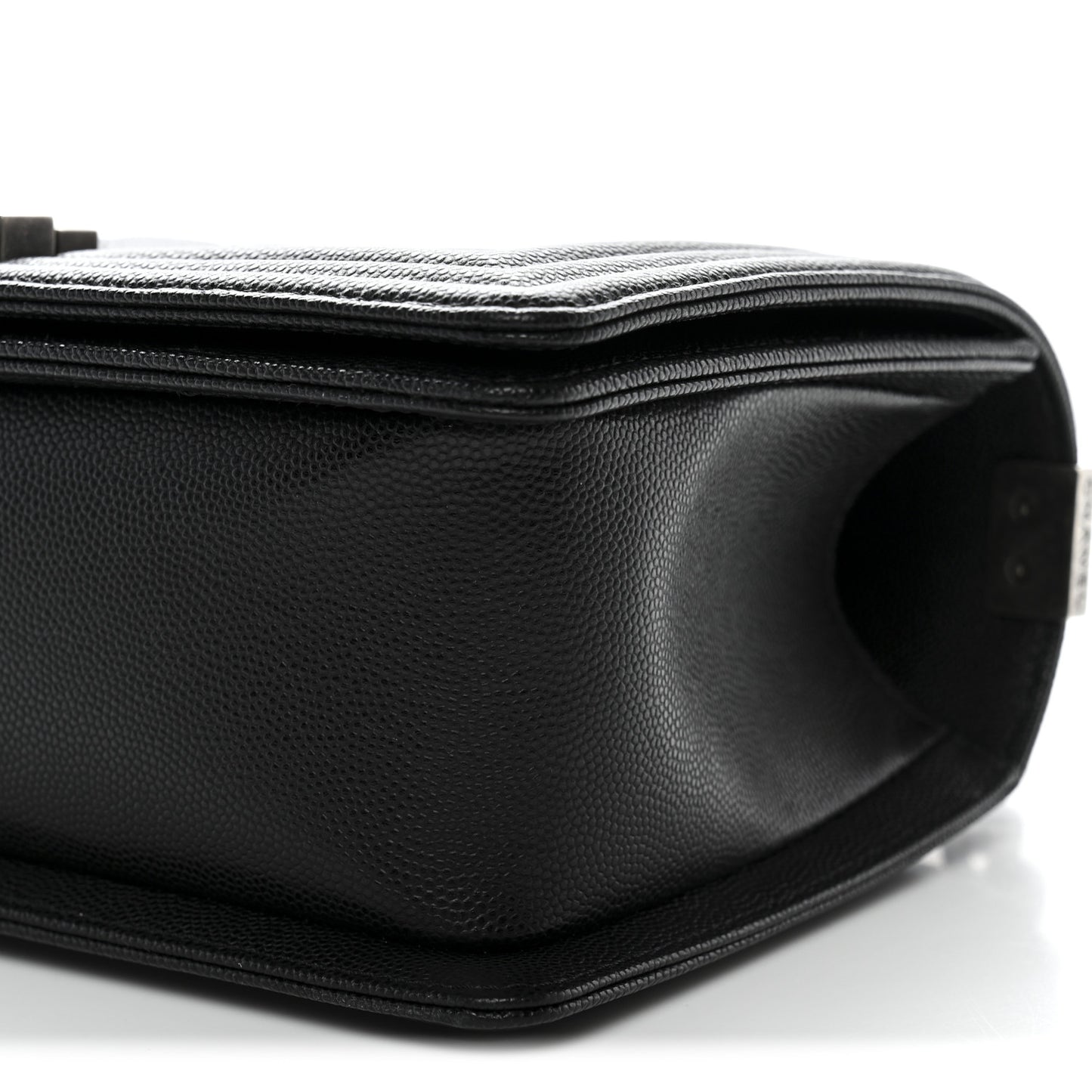 Caviar Quilted Medium Boy Flap Black