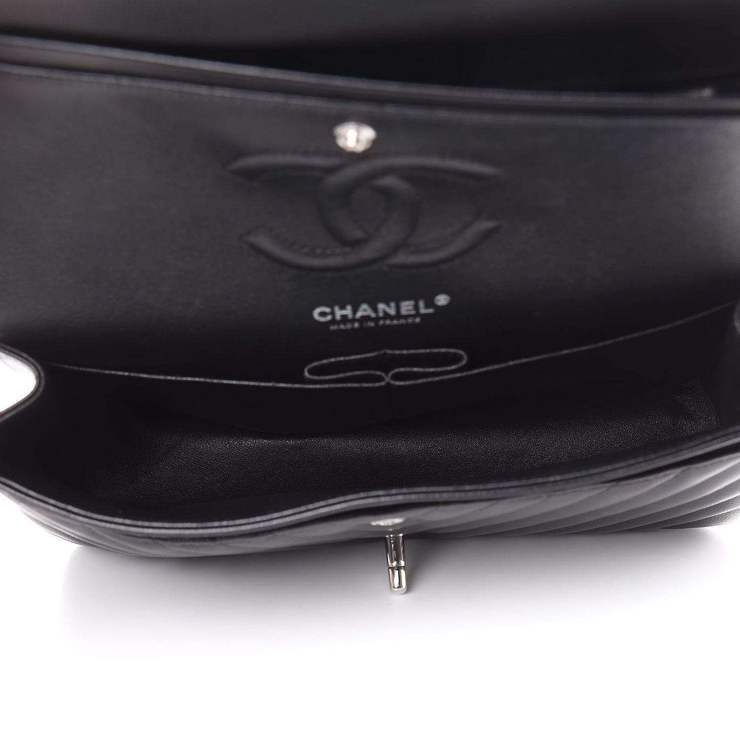 Caviar Chevron Quilted Medium Double Flap Black