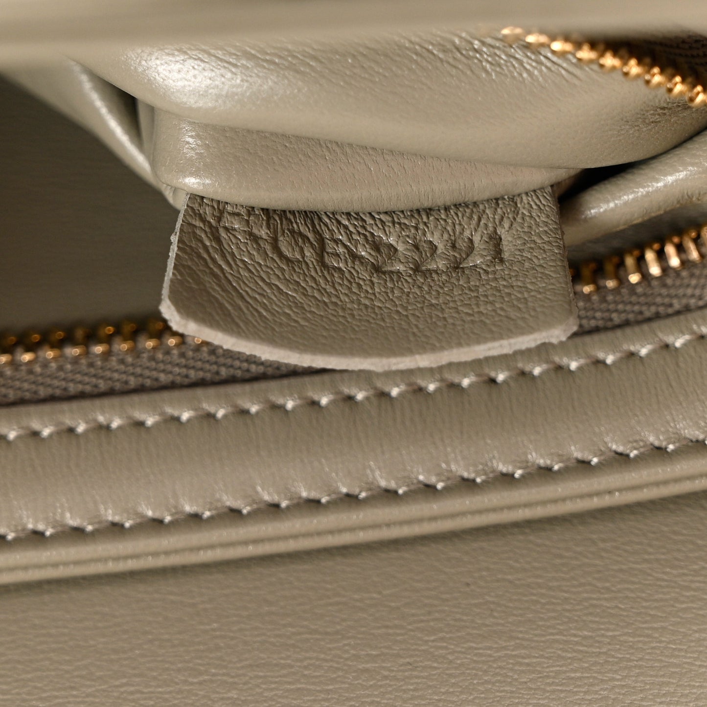Shiny Calfskin Teen Triomphe Green Clay
