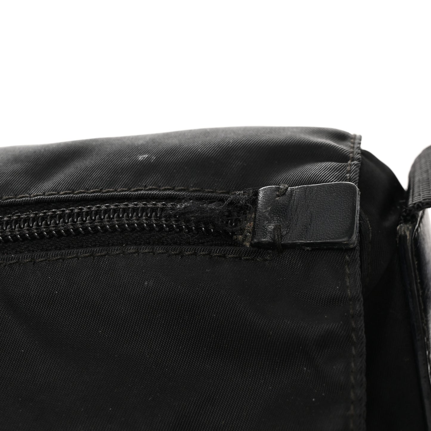 Nylon Vela Messenger Black