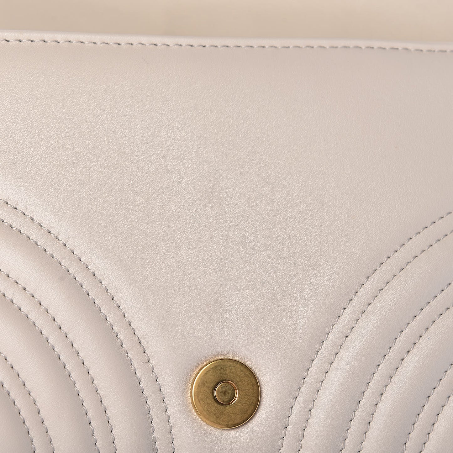Calfskin Matelasse Pearly GG Marmont Chain Belt Bag Mystic White