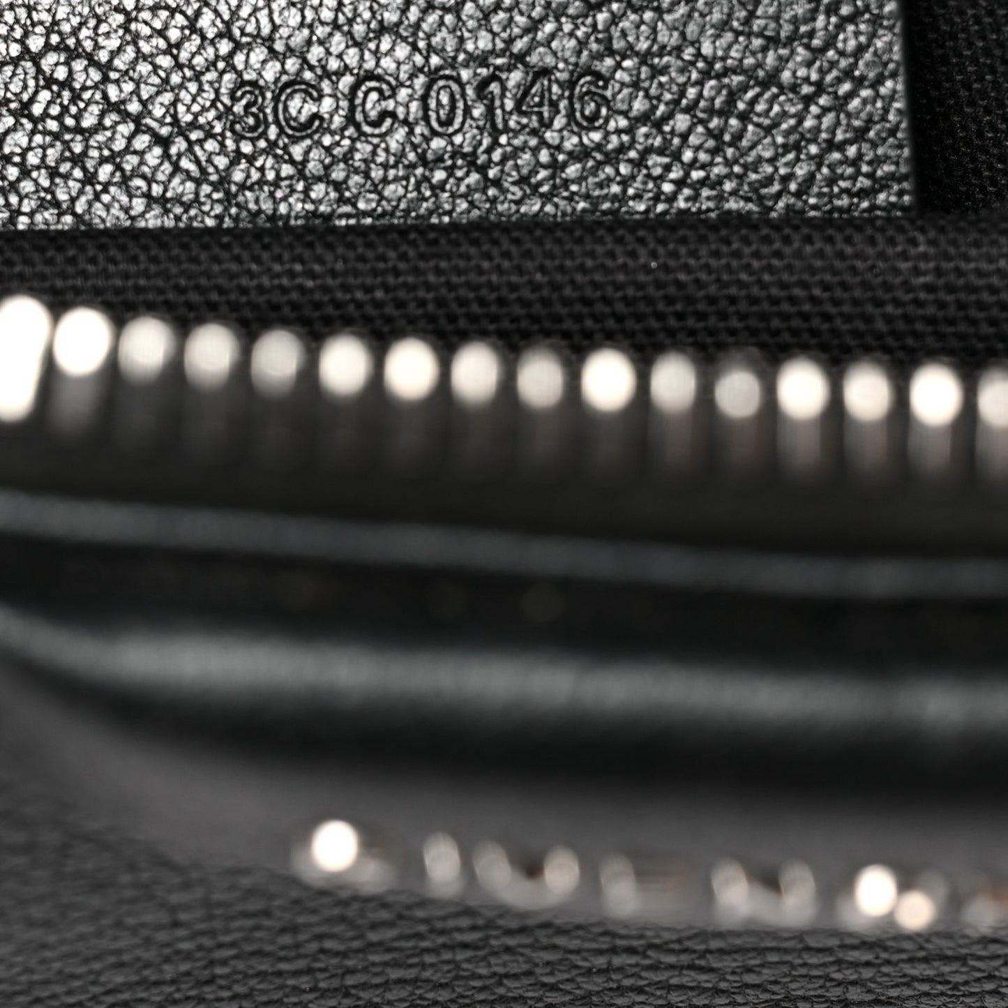 Sugar Goatskin Small Antigona Beauty Wristlet Black