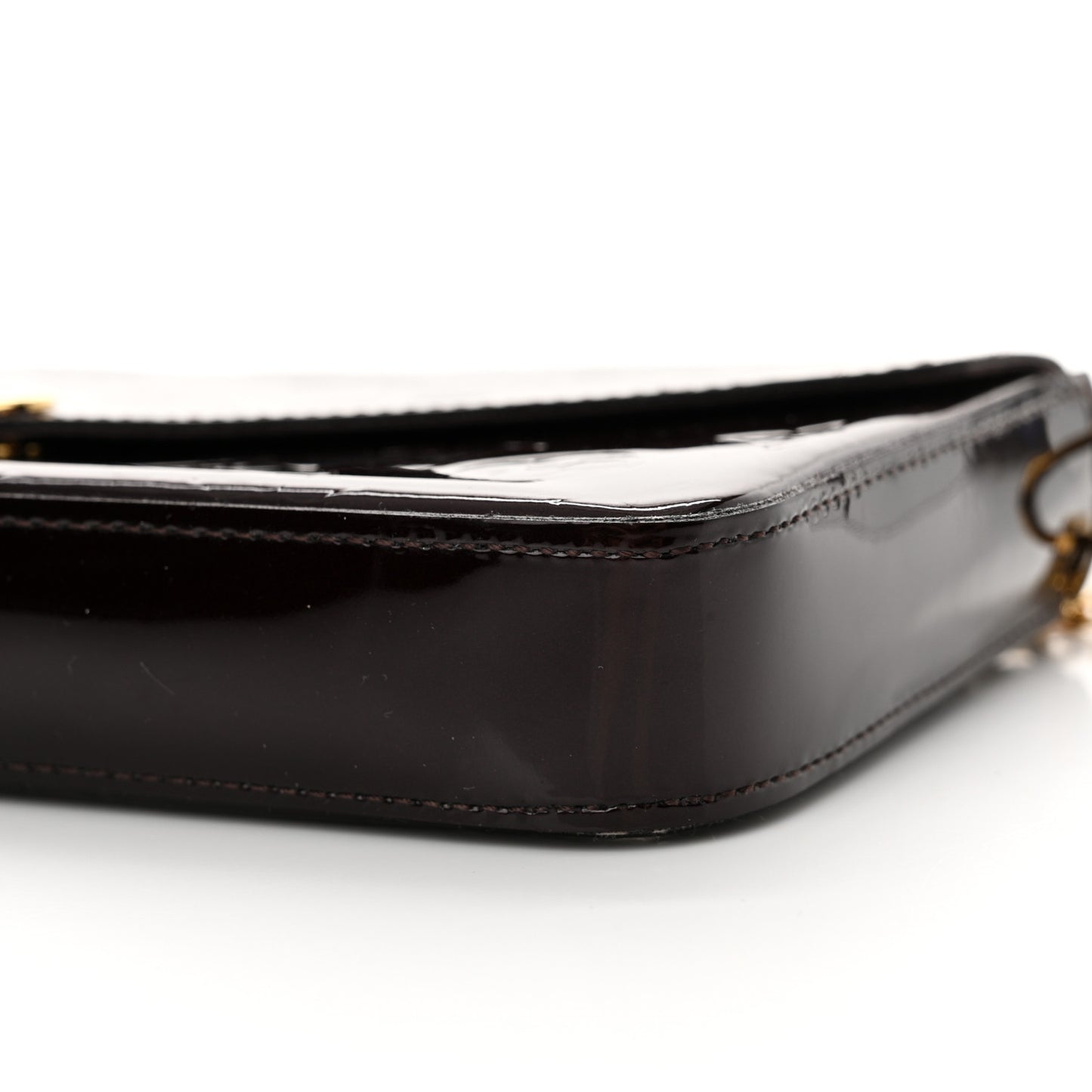 Vernis Pochette Felicie Chain Wallet Amarante