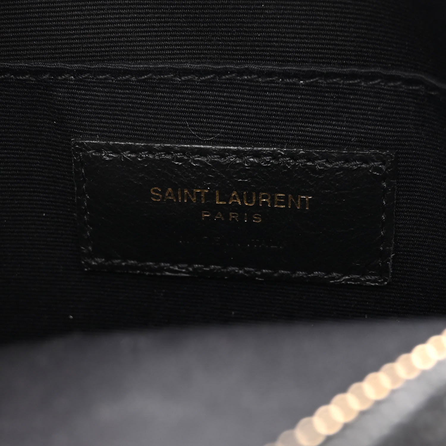 Saint Laurent Grain De Poudre Matelasse Chevron Quilted Round Vinyle Camera Bag Black 6 of 9