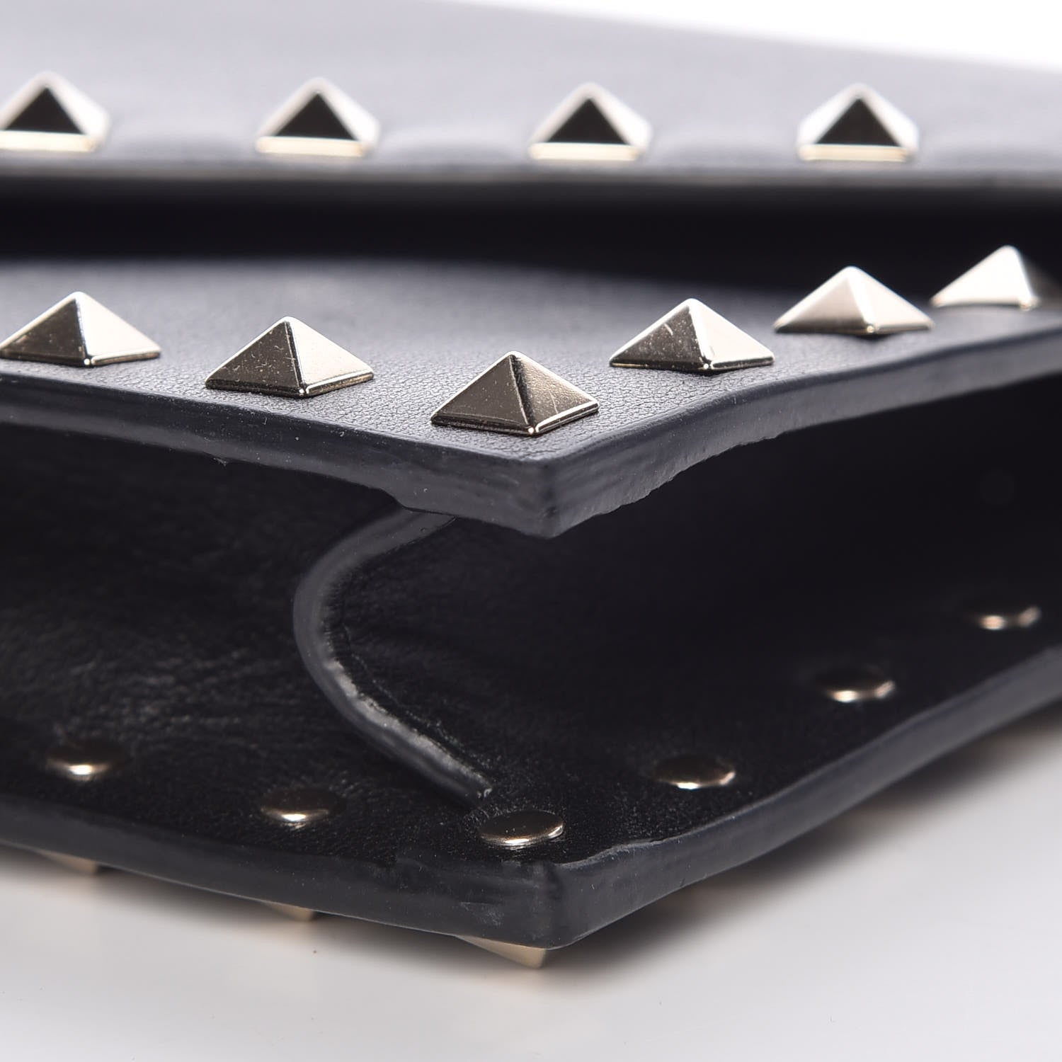 Valentino Garavani Vitello Rockstud Envelope Wallet on Chain Black 9 of 9