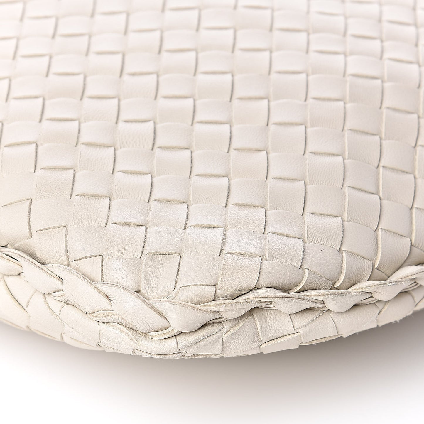 Nappa Intrecciato Medium Veneta Hobo Cream