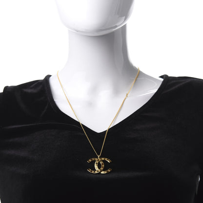 Chanel Metal CC Paris Button Necklace Gold 2 of 5