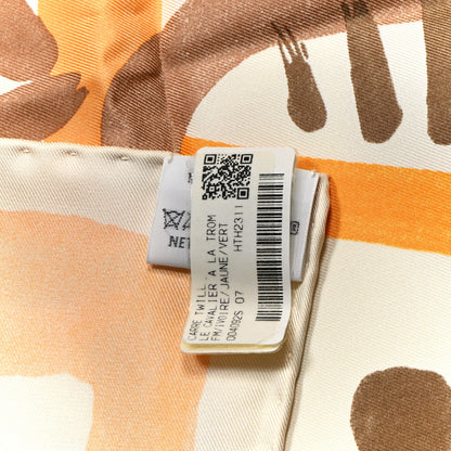 Hermes Silk Twill Le Cavalier a la Trompette Scarf 90 Ivorie Jaune Vert 3 of 6