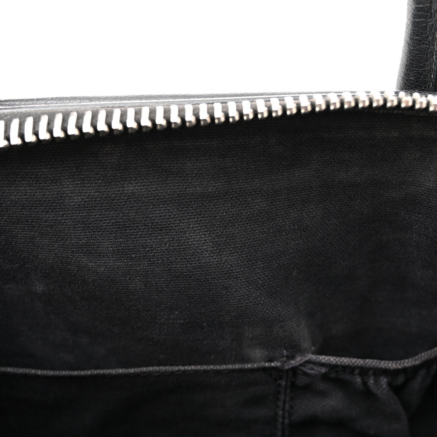 Sugar Goatskin Medium Antigona Black