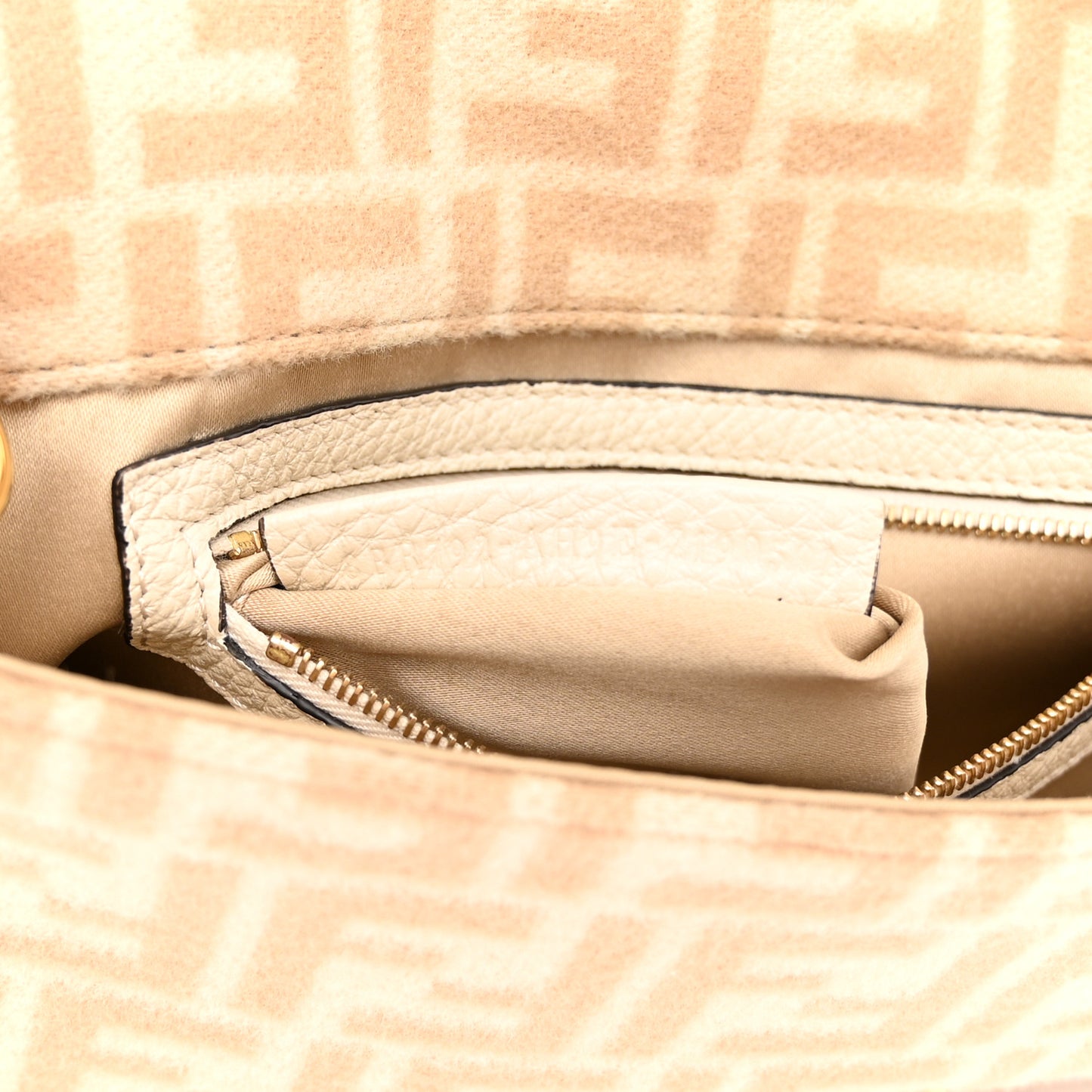 Wool Cuoio Romano Selleria FF 1974 Baguette 1997 Beige Cammello Camelia