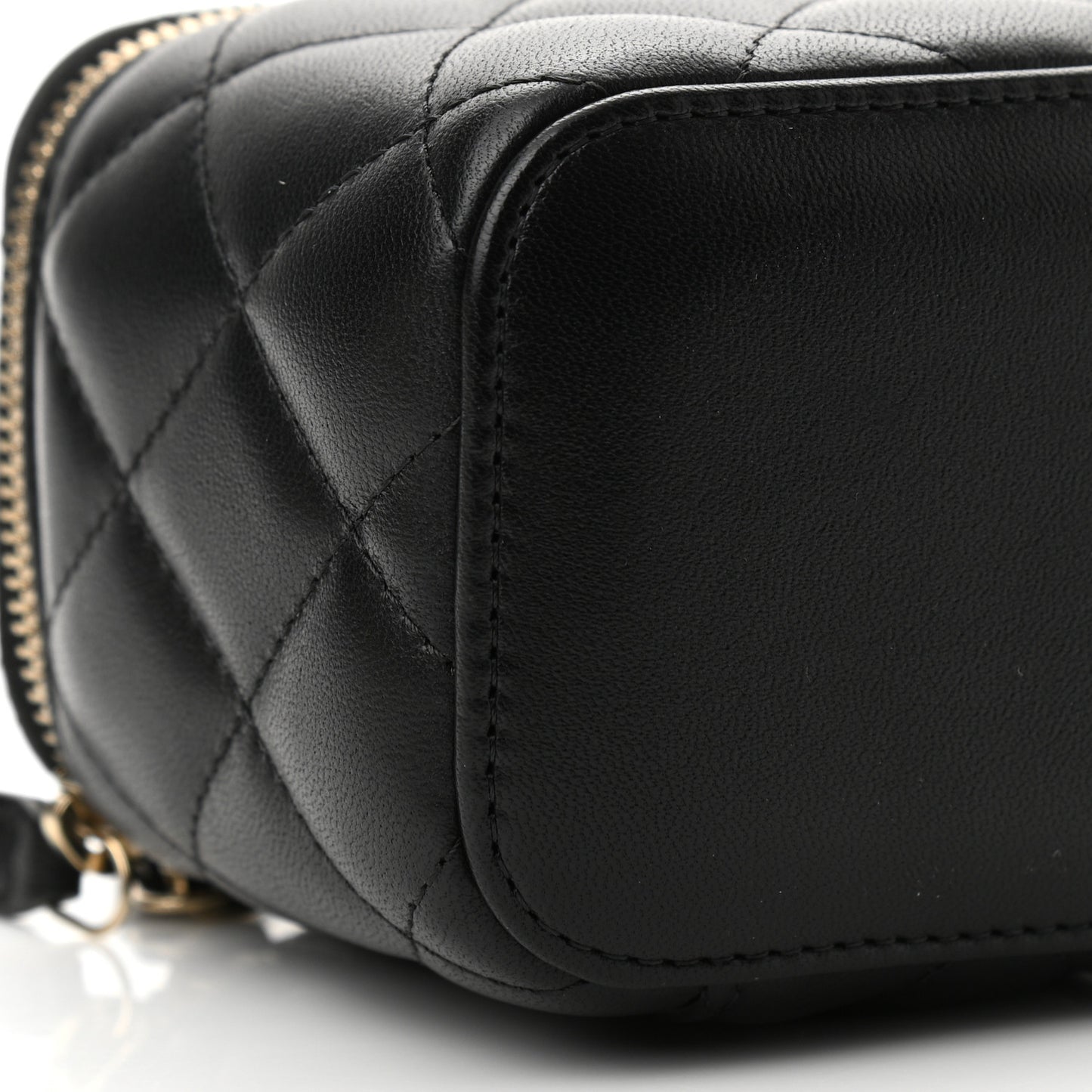 Lambskin Quilted Mini Pearl Crush Vanity Case With Chain Black