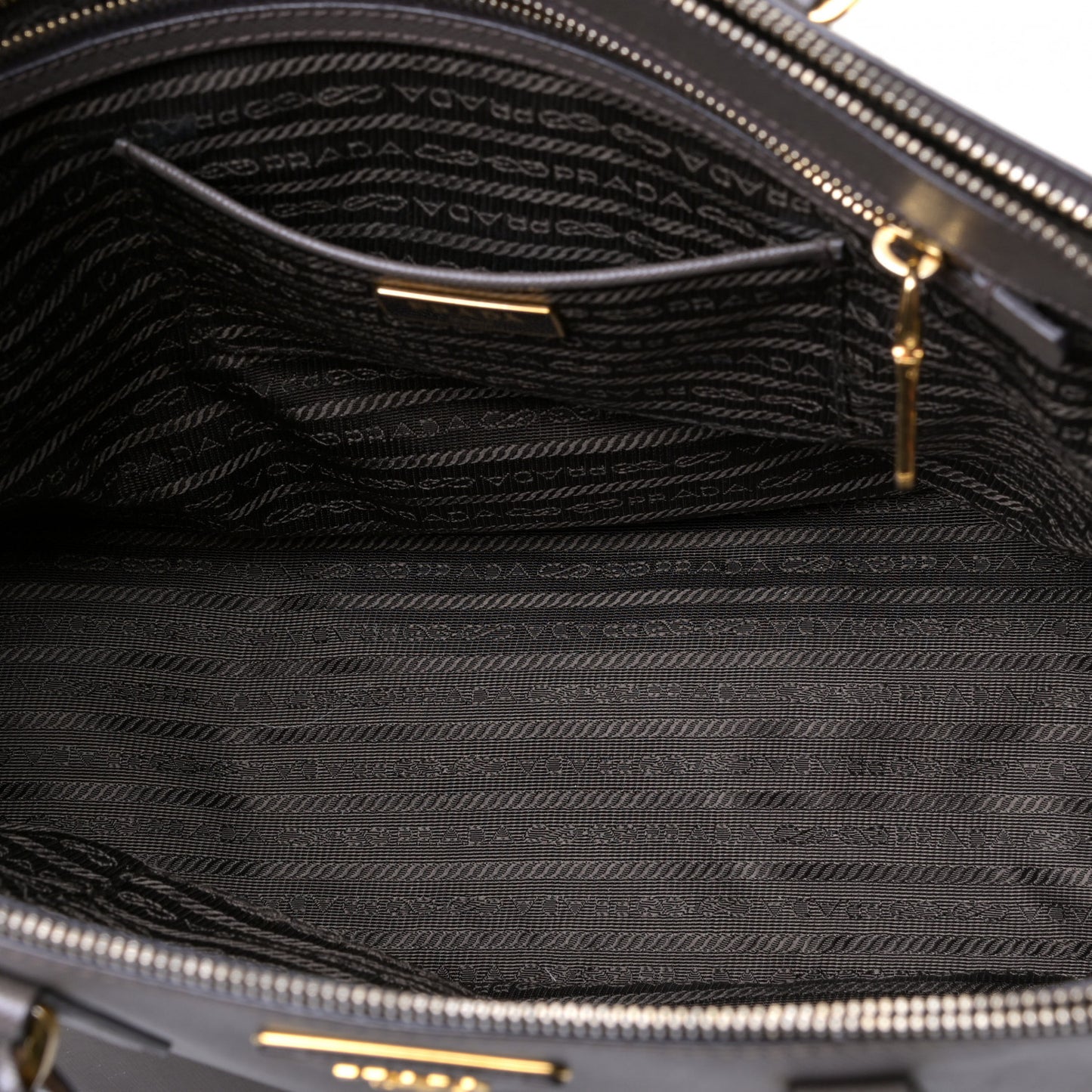 Saffiano Lux Large Galleria Double Zip Tote Grafite