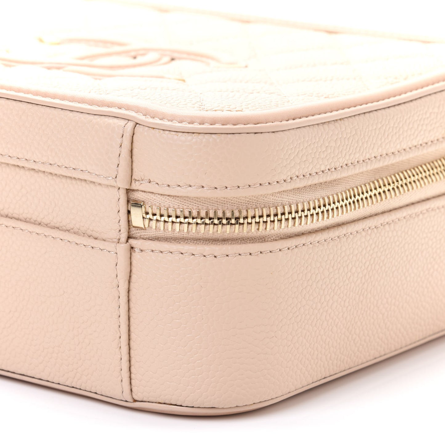 Caviar Quilted Medium CC Filigree Vanity Case Beige
